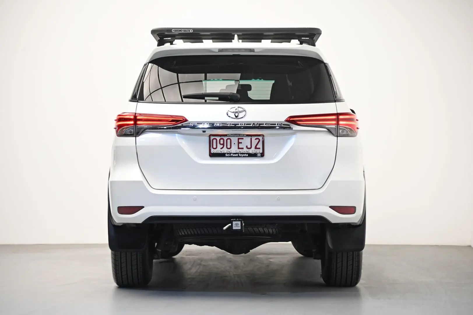 2017 Toyota Fortuner Image 6