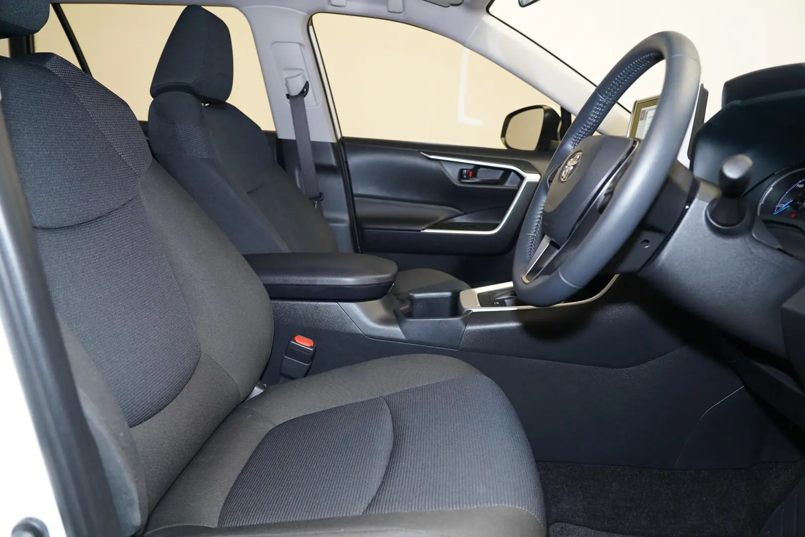 2024 Toyota RAV4 Gallery Image 22