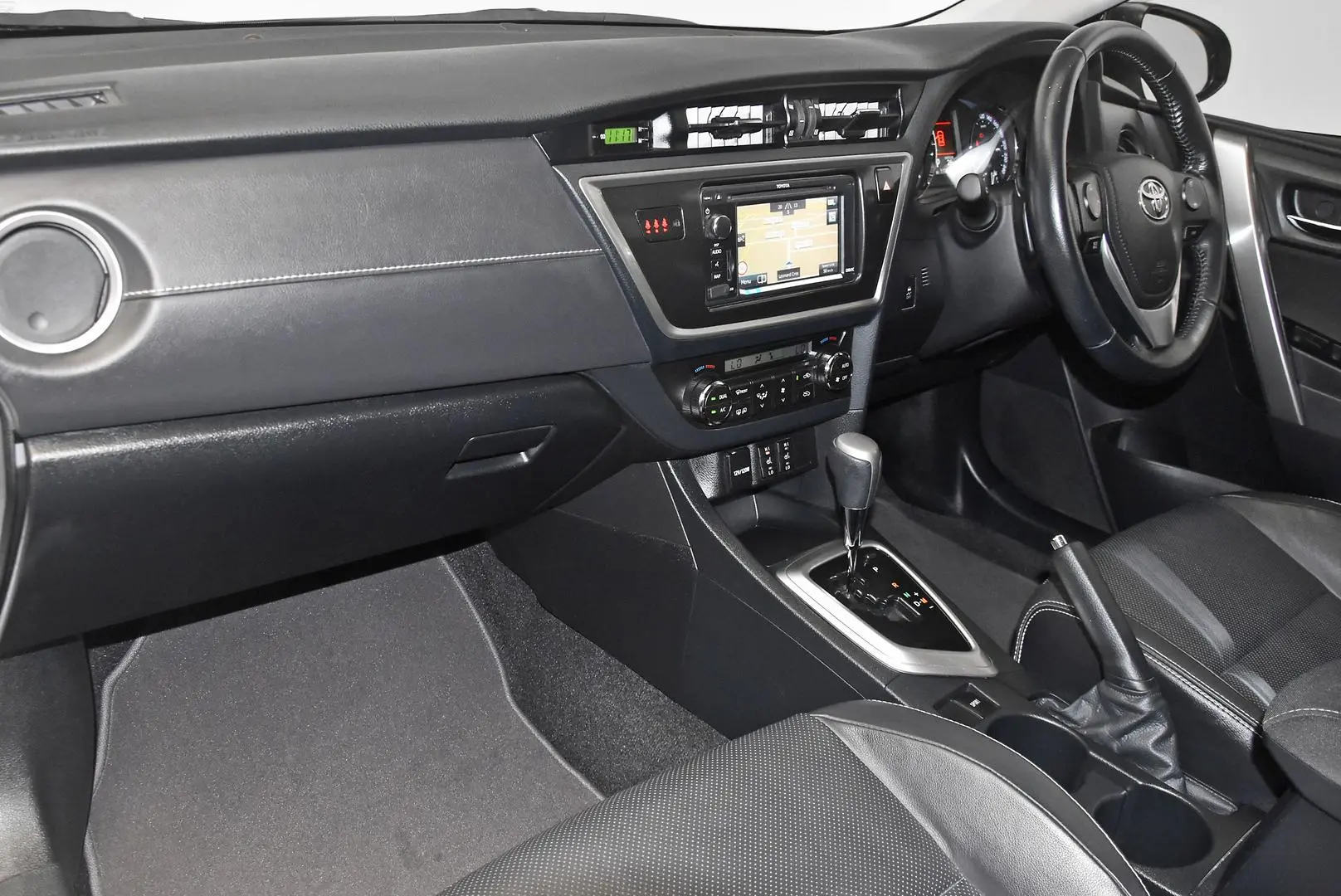 2014 Toyota Corolla Gallery Image 16