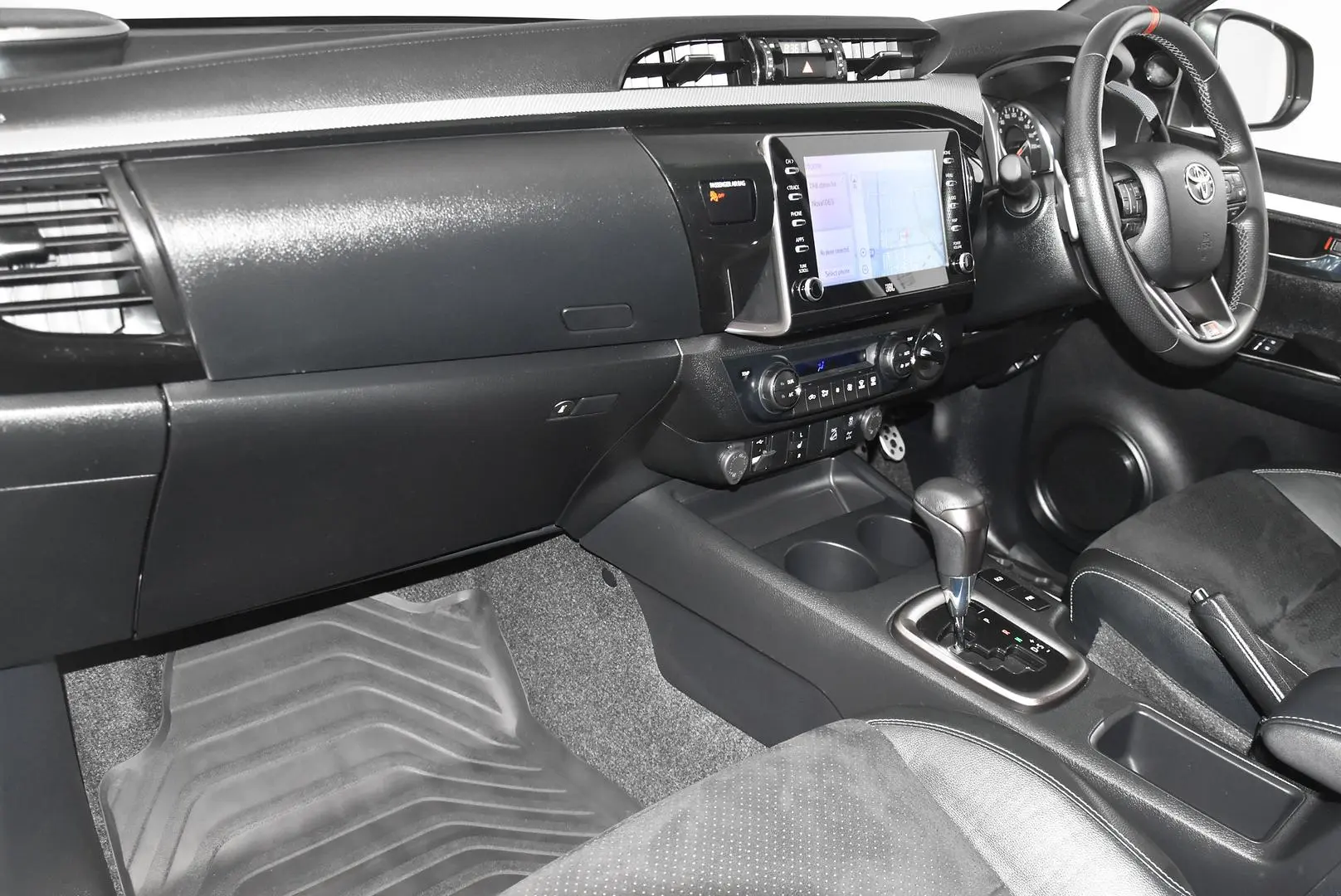 2023 Toyota Hilux Gallery Image 16