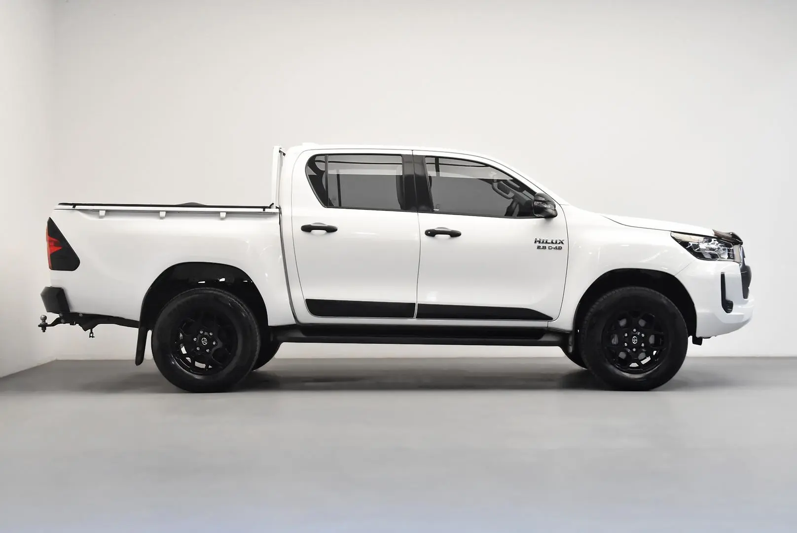 2022 Toyota Hilux Gallery Image 3