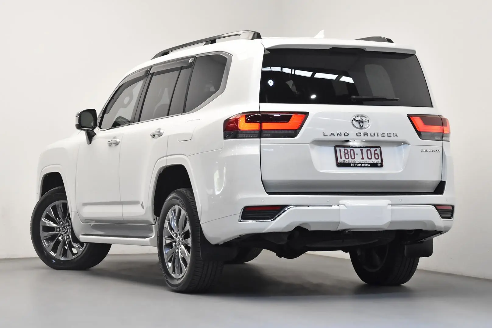 2023 Toyota Landcruiser Gallery Image 5