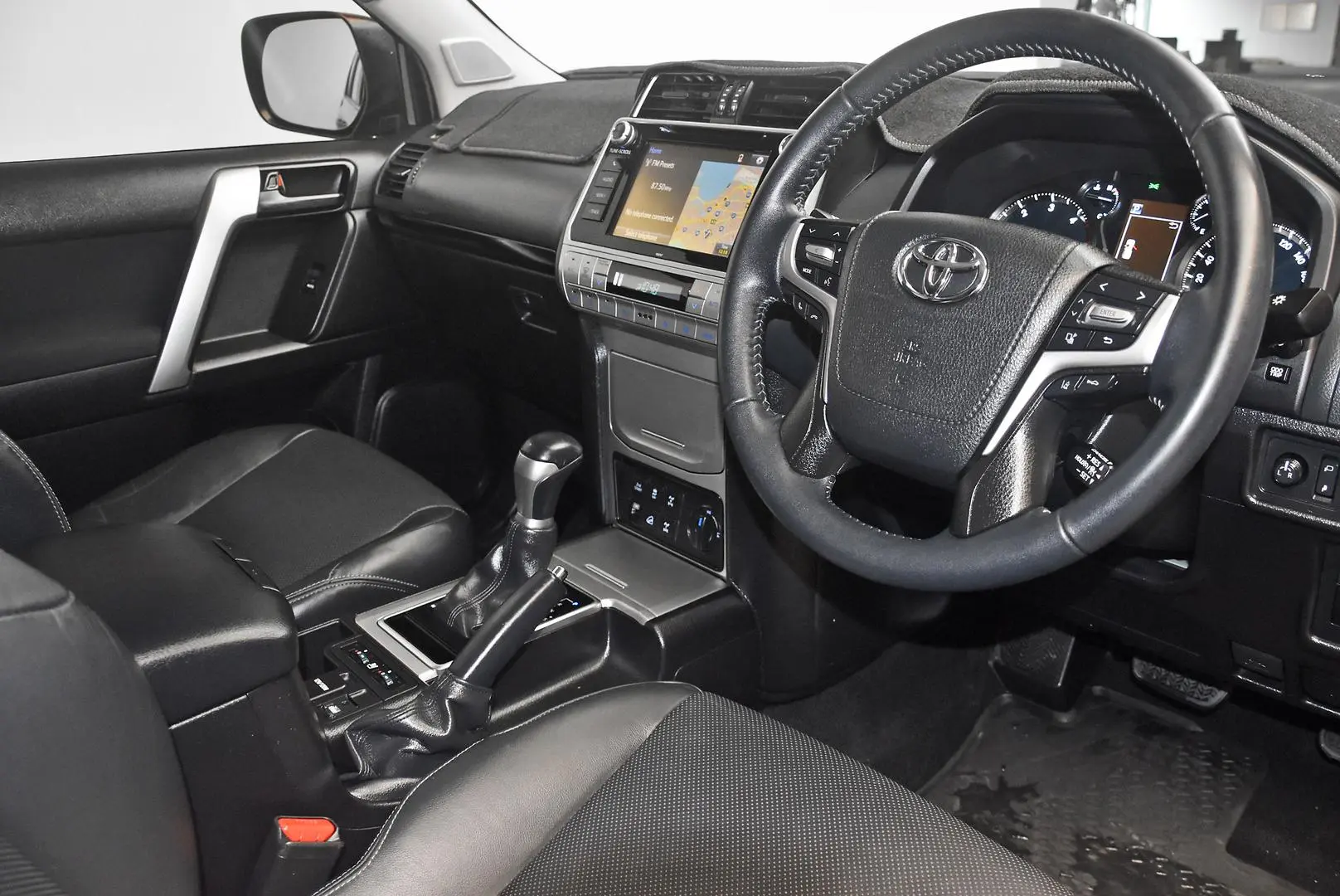 2018 Toyota Landcruiser Prado Gallery Image 7