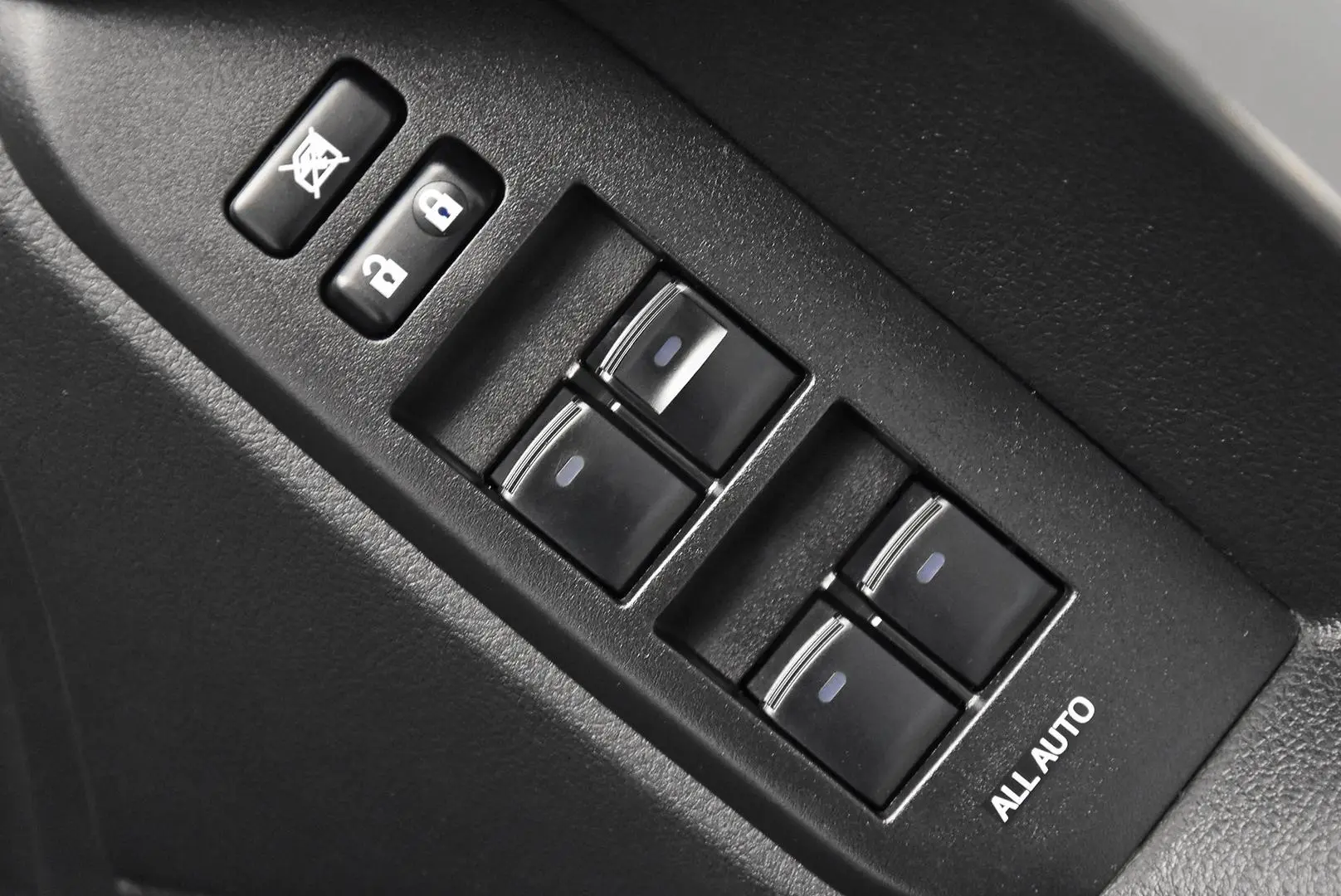 2023 Toyota Landcruiser Prado Gallery Image 8