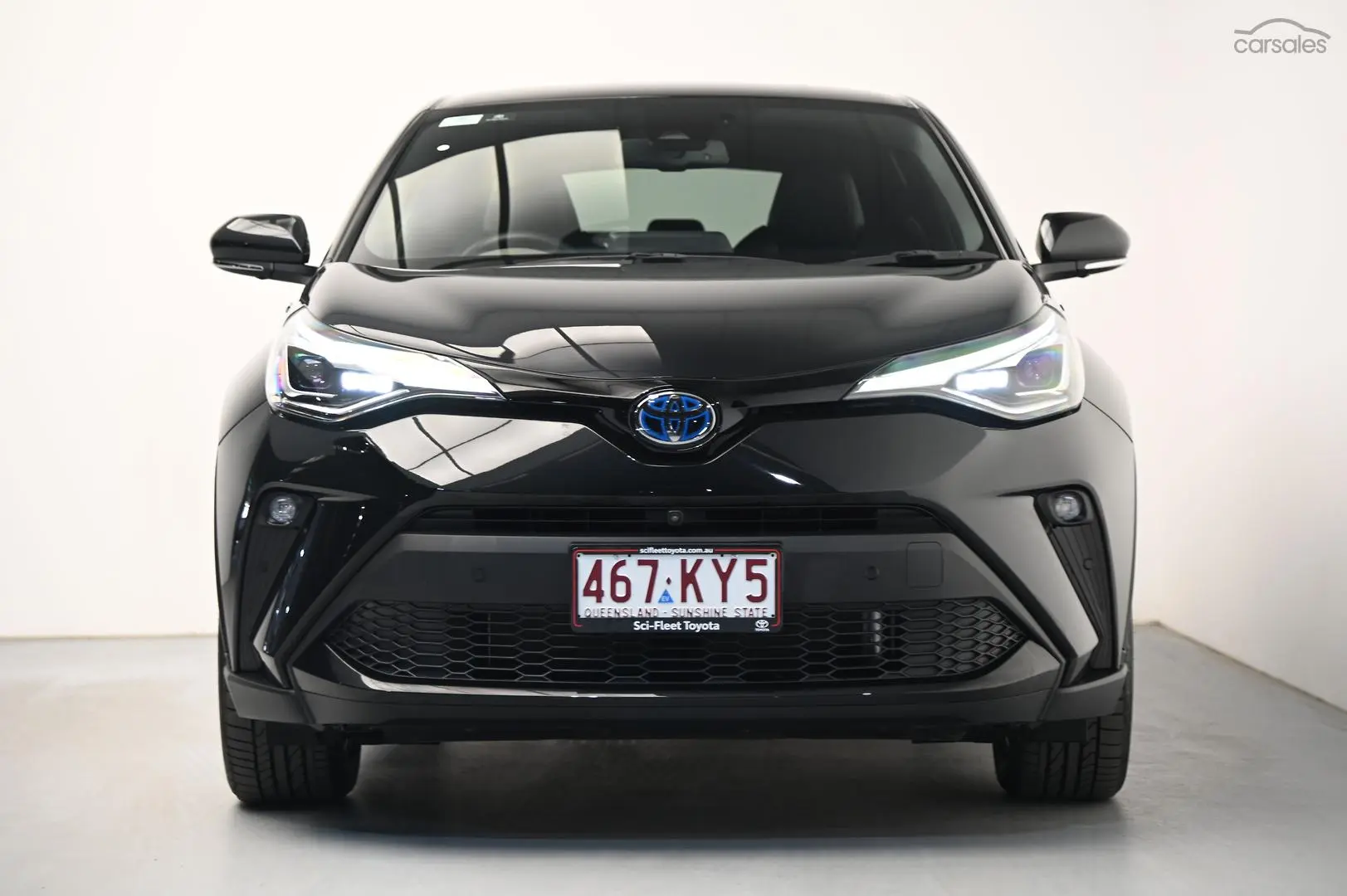 2023 Toyota C-HR Image 2