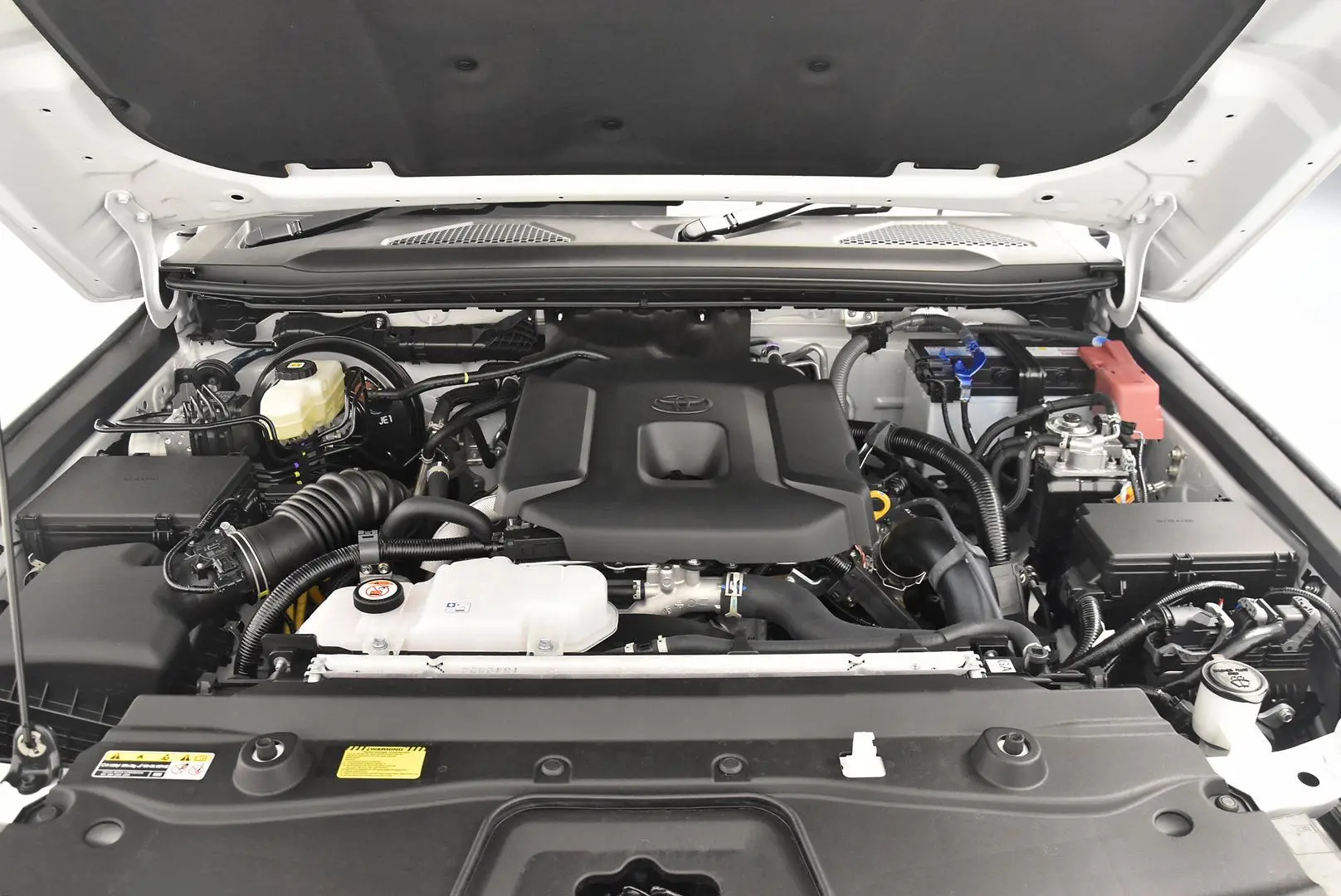 2025 Toyota Landcruiser Prado Gallery Image 23