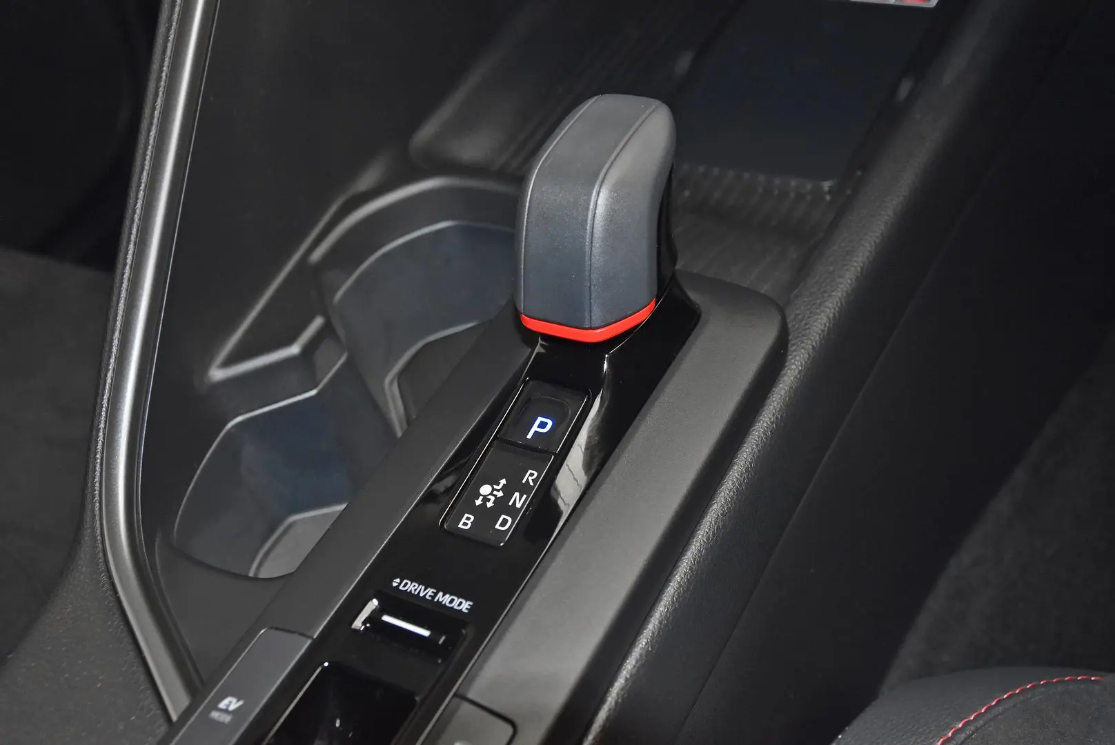 2023 Toyota C-HR Gallery Image 14
