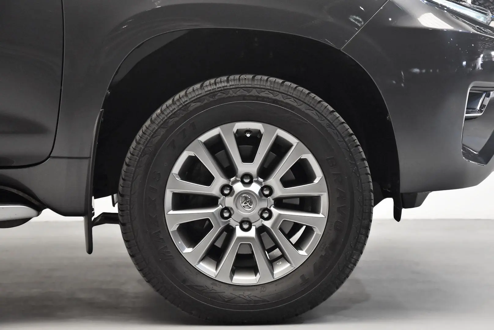 2019 Toyota Landcruiser Prado Gallery Image 22