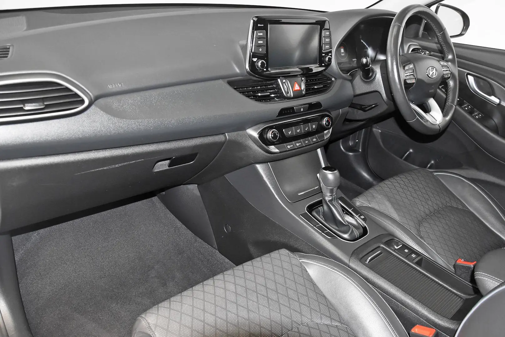 2022 Hyundai i30 Gallery Image 15