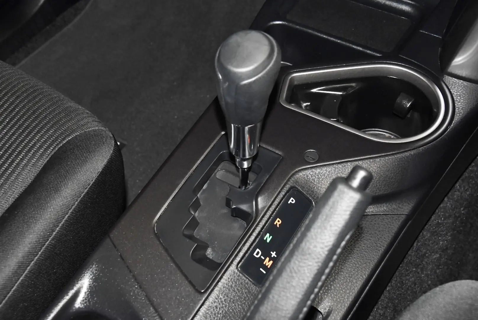 2018 Toyota RAV4 Gallery Image 13