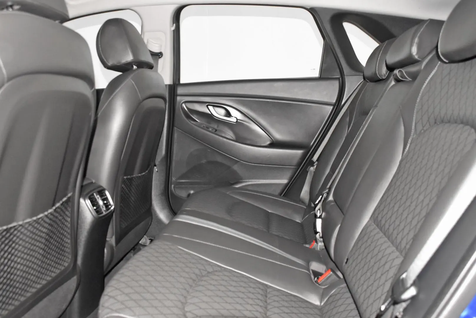 2021 Hyundai i30 Gallery Image 18