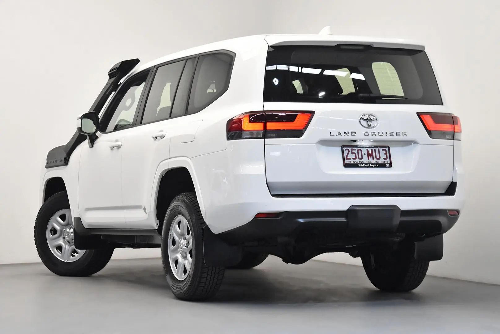 2025 Toyota Landcruiser Gallery Image 5