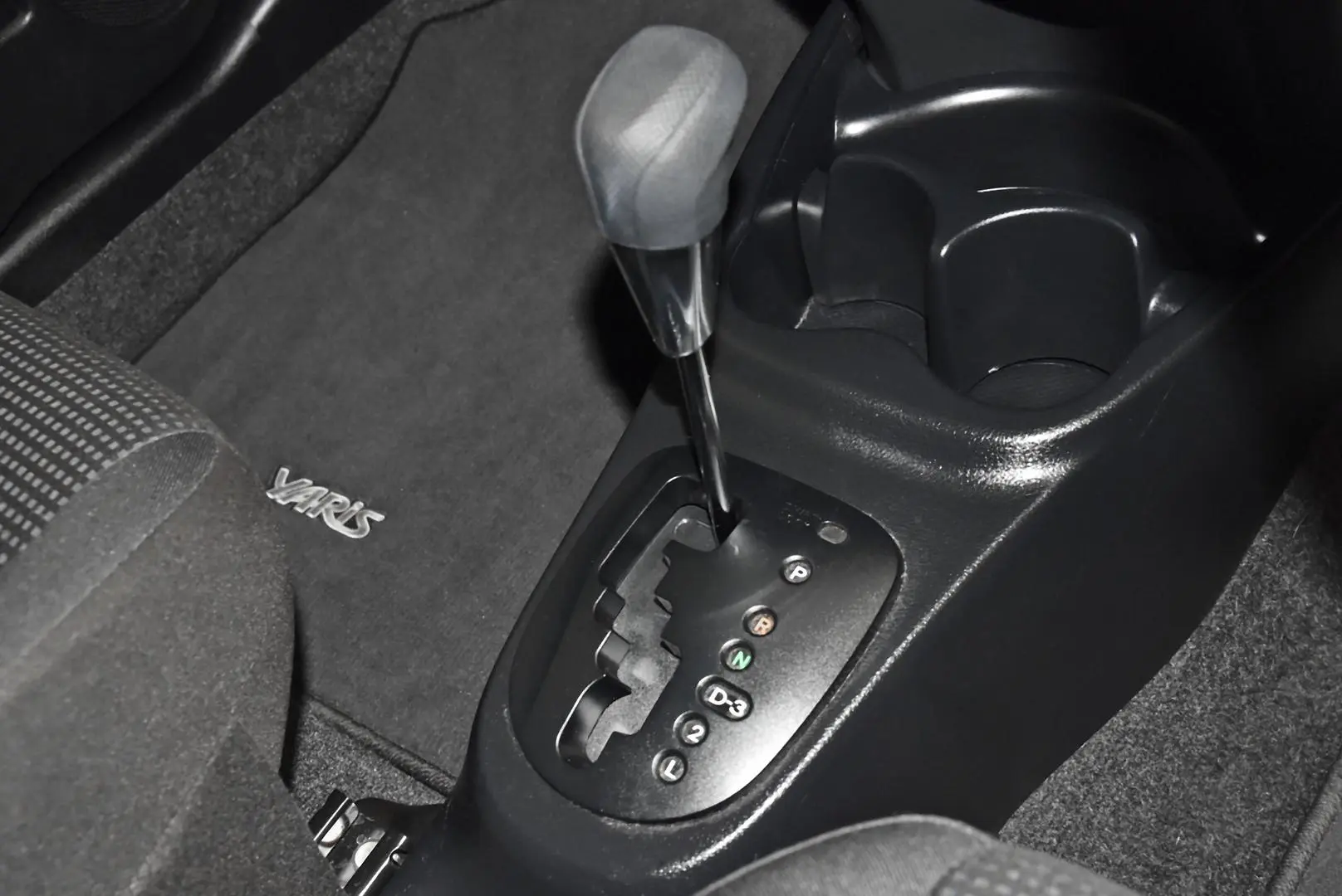 2020 Toyota Yaris Gallery Image 13