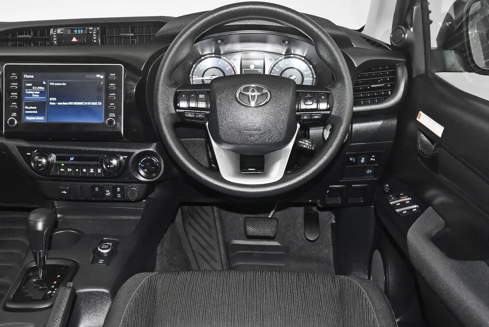 2024 Toyota Hilux Gallery Image 15