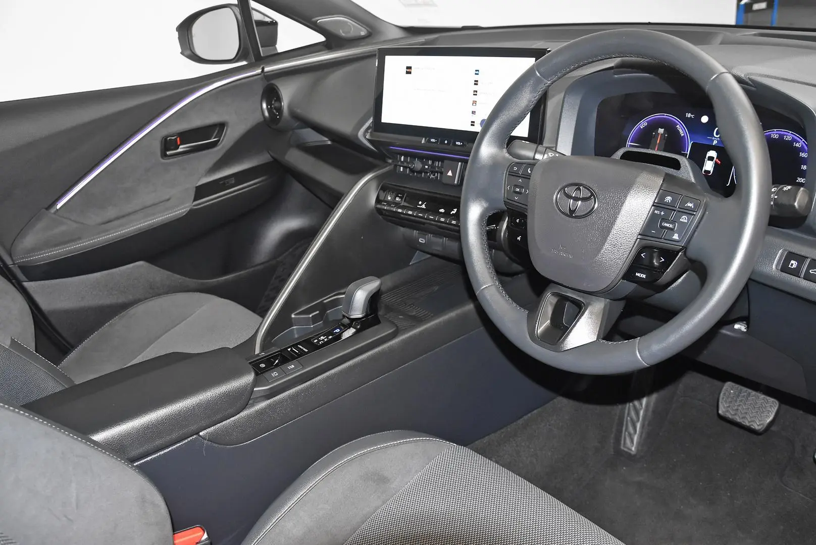 2023 Toyota C-HR Gallery Image 9