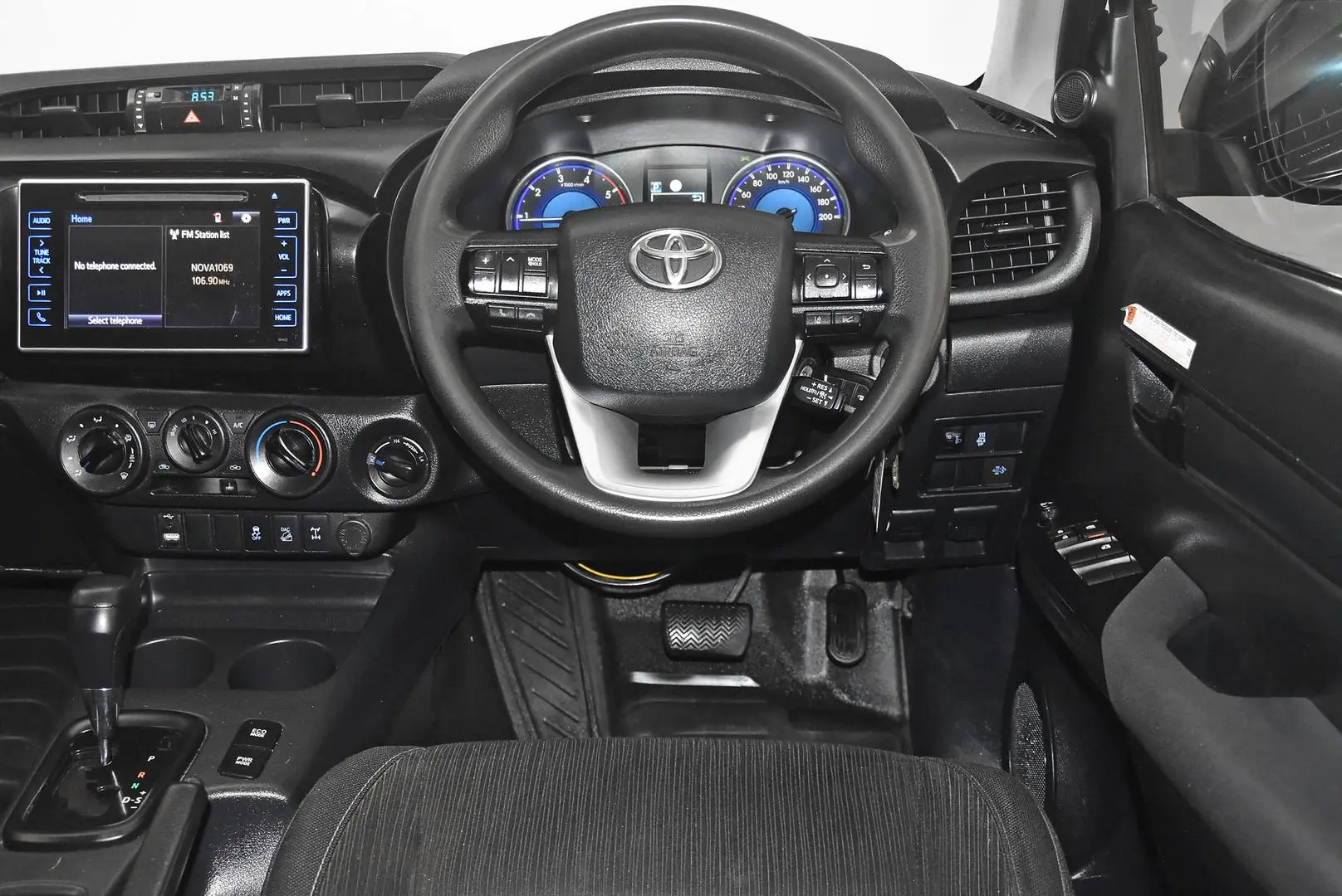 2020 Toyota Hilux Gallery Image 14