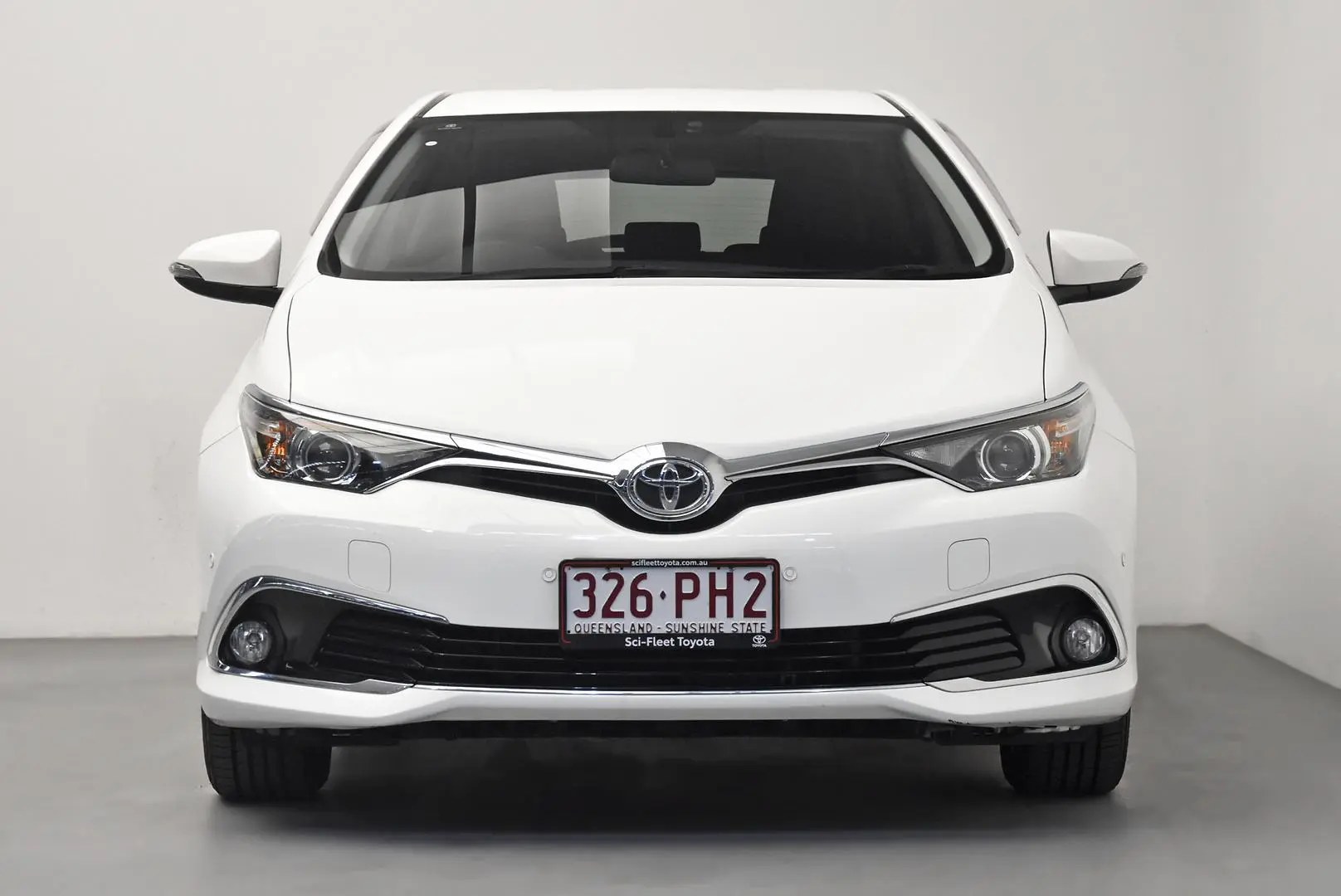 2017 Toyota Corolla Gallery Image 2