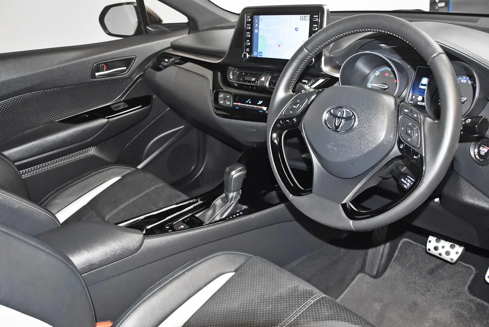 2021 Toyota C-HR Gallery Image 9