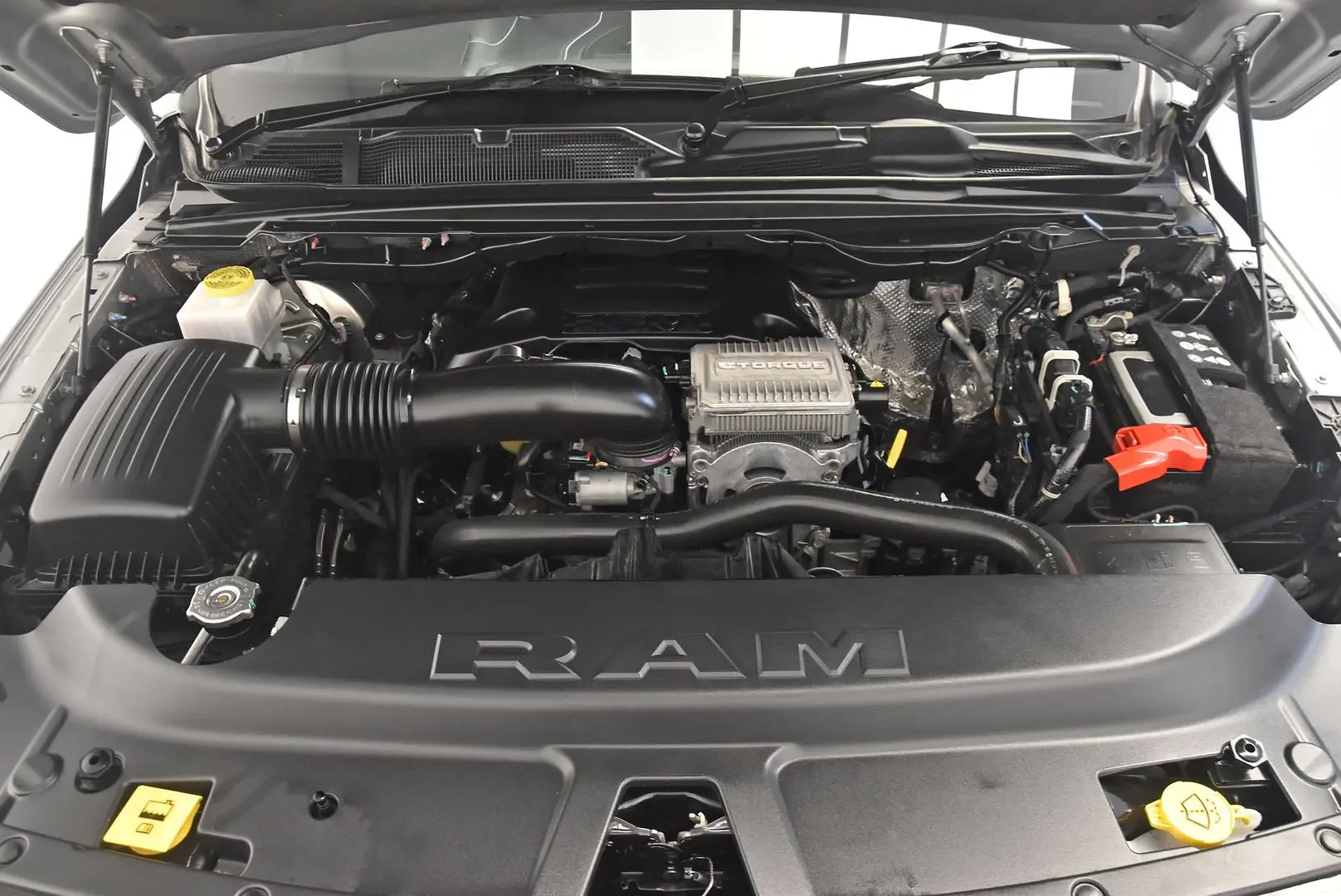 2024 RAM 1500 Gallery Image 25