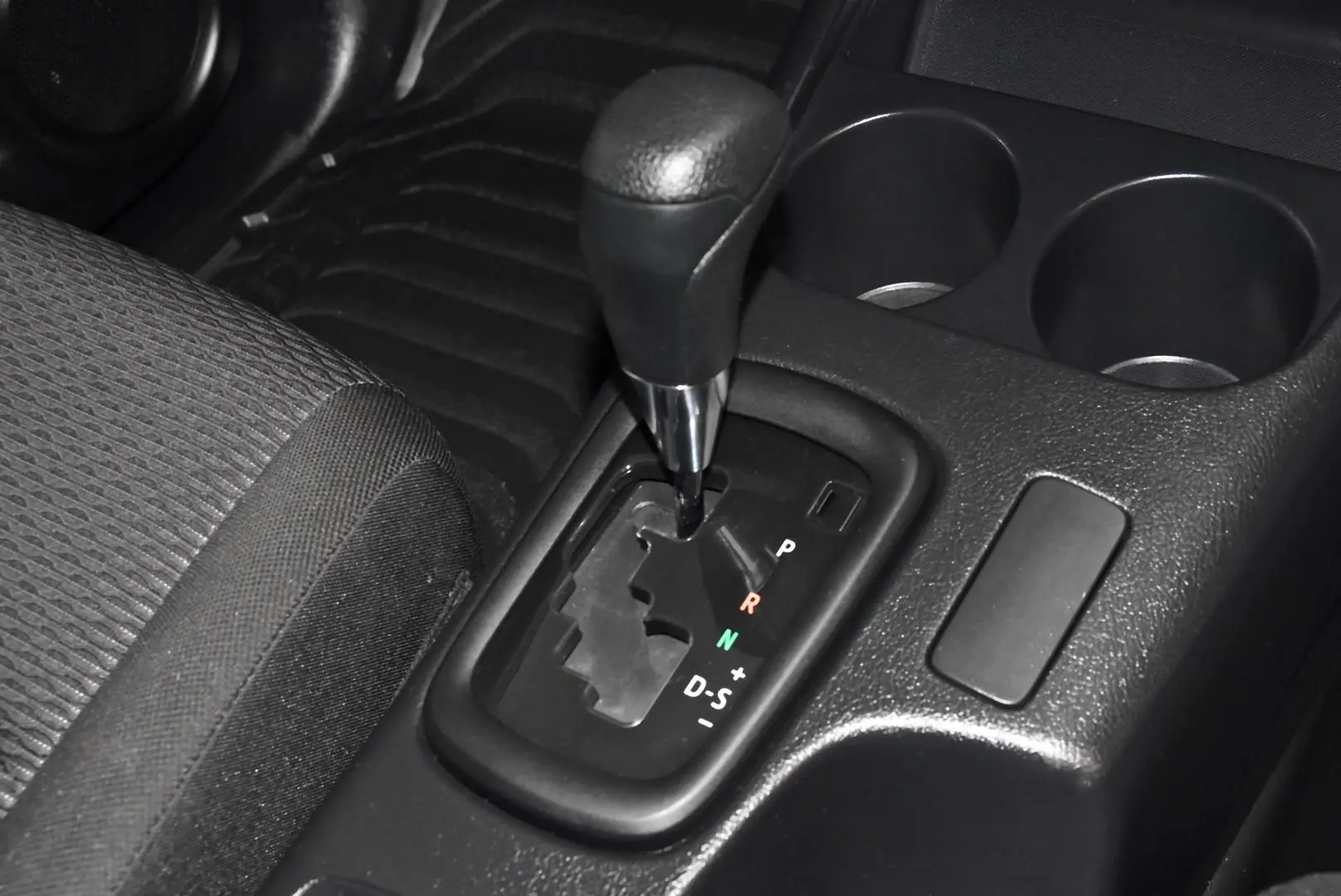 2025 Toyota Hilux Gallery Image 13