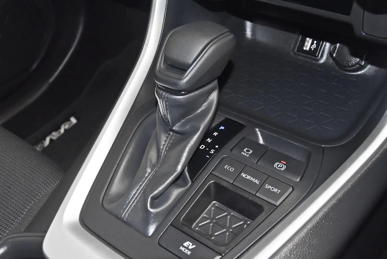 2024 Toyota RAV4 Gallery Image 14