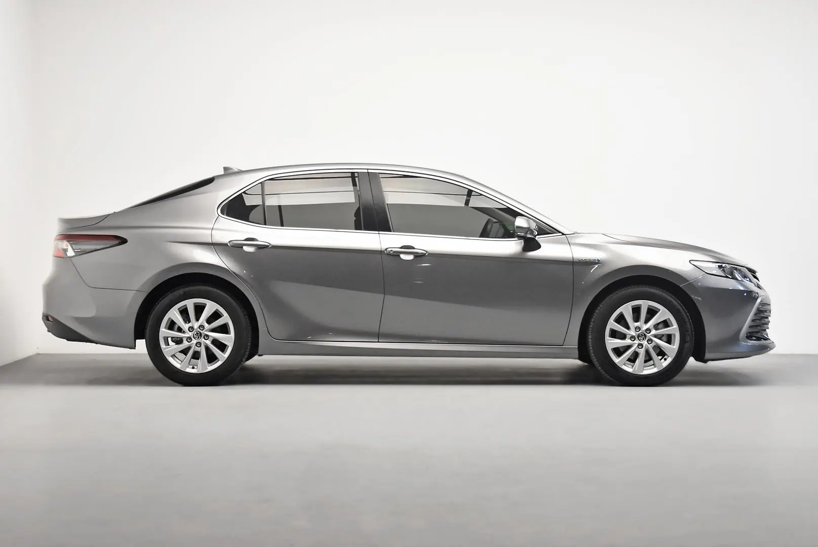 2023 Toyota Camry Gallery Image 3
