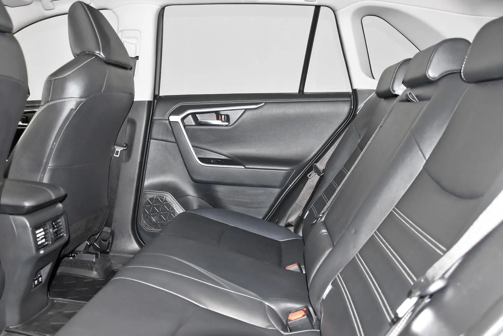 2019 Toyota RAV4 Gallery Image 19