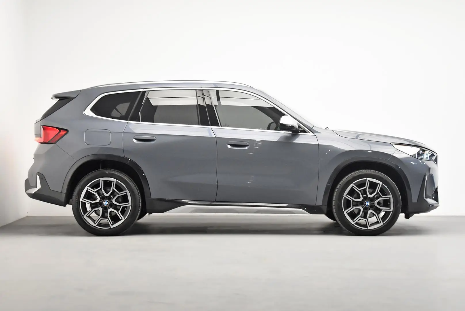 2022 BMW X1 Gallery Image 3
