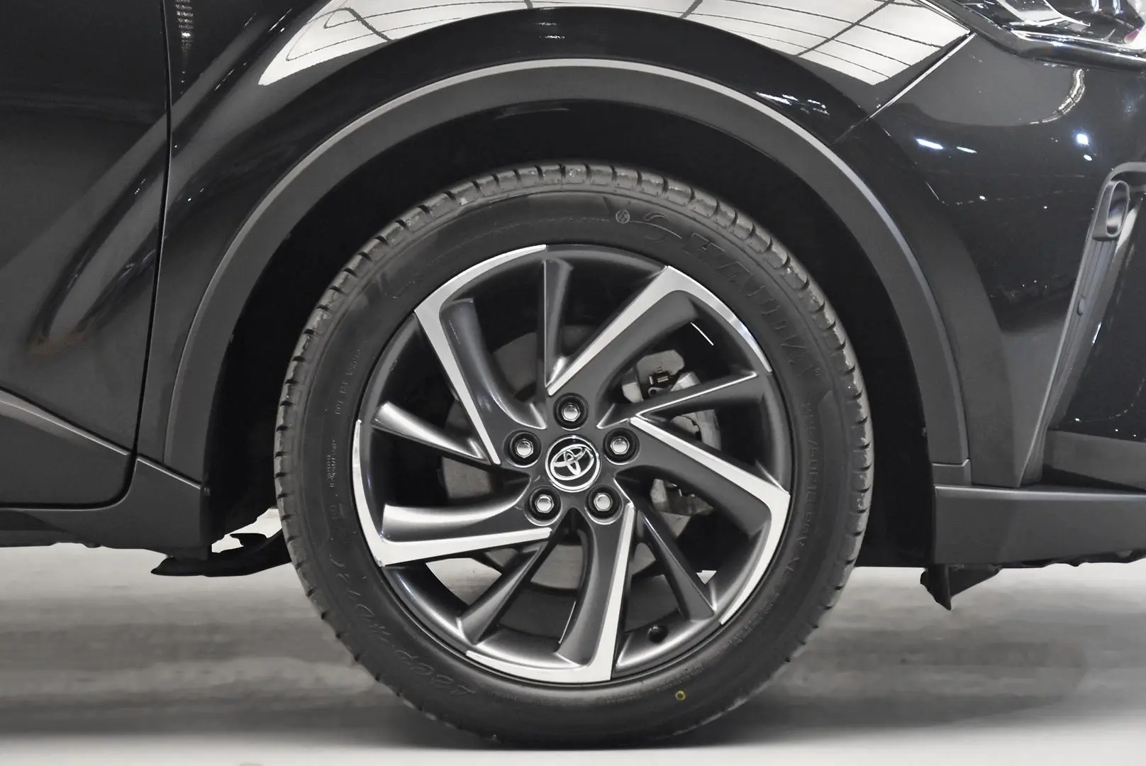 2022 Toyota C-HR Gallery Image 23