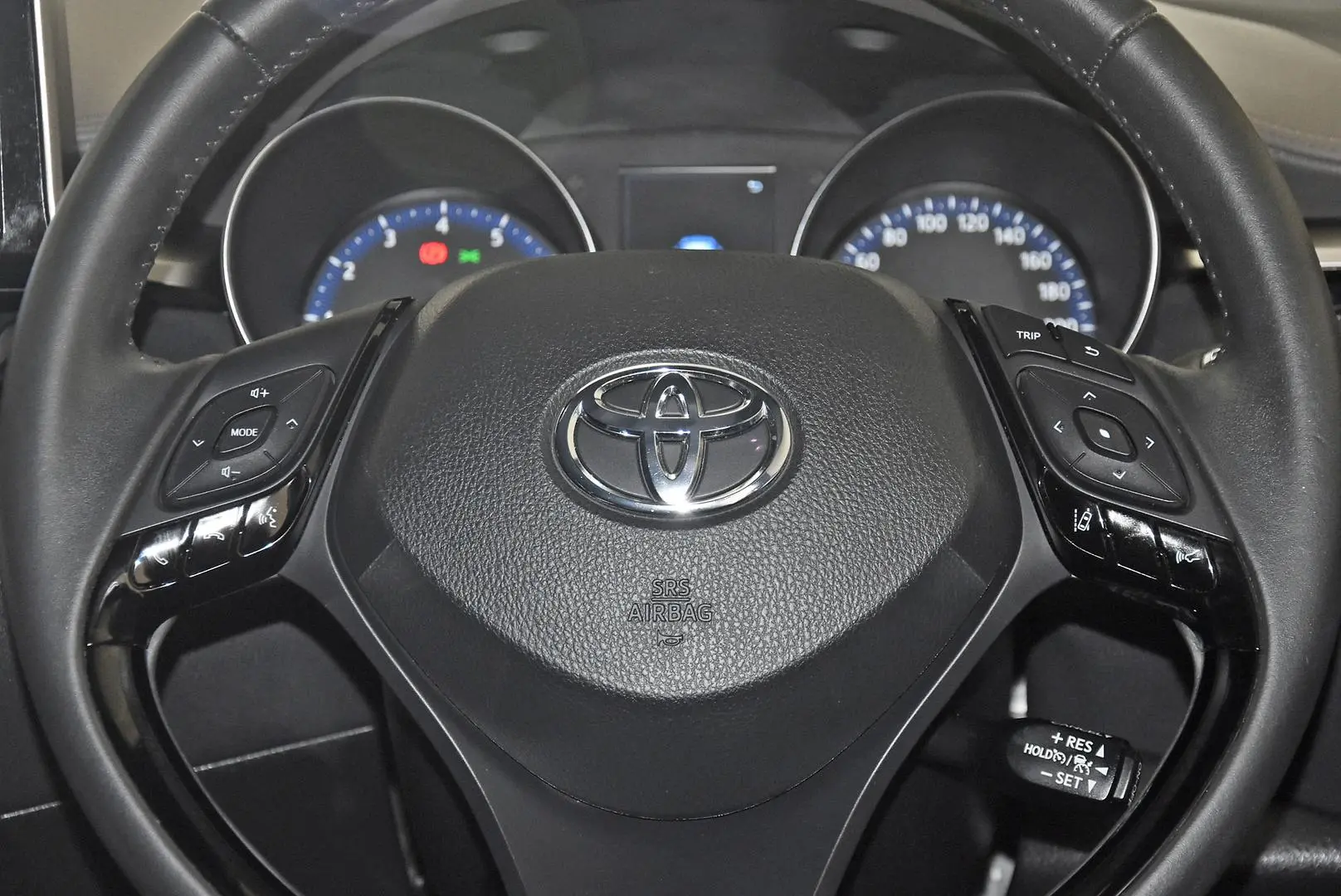 2023 Toyota C-HR Gallery Image 16