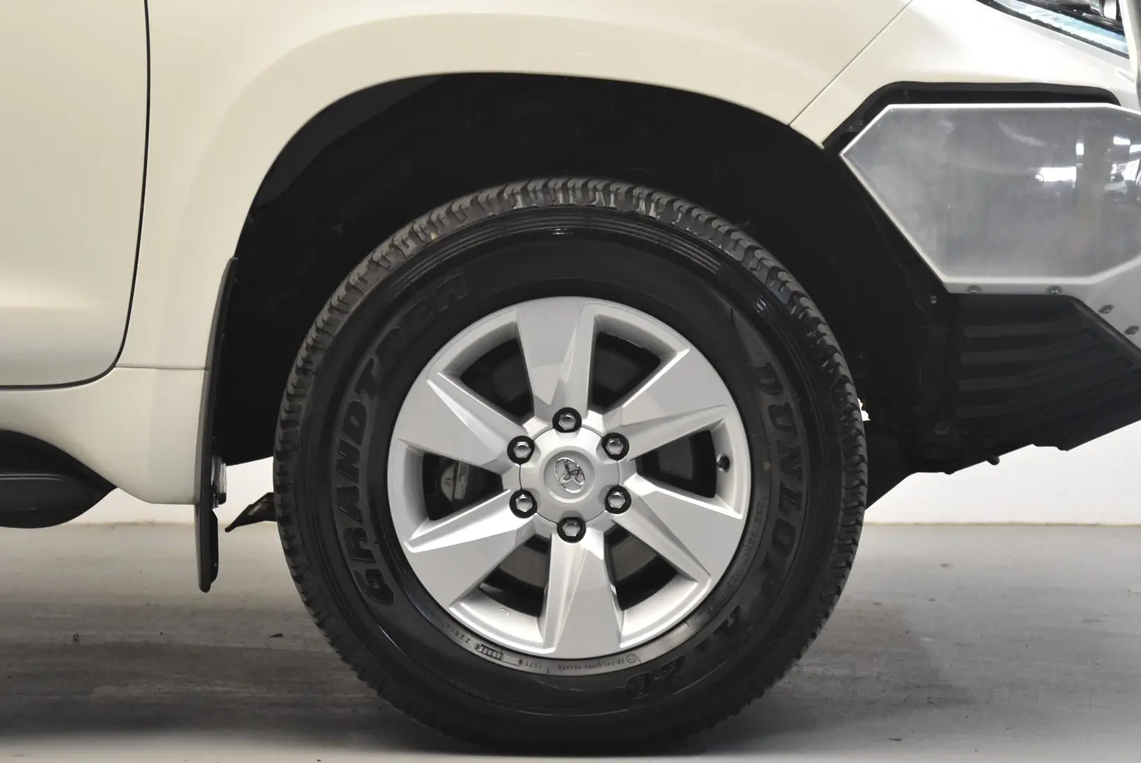 2022 Toyota Landcruiser Prado Gallery Image 22