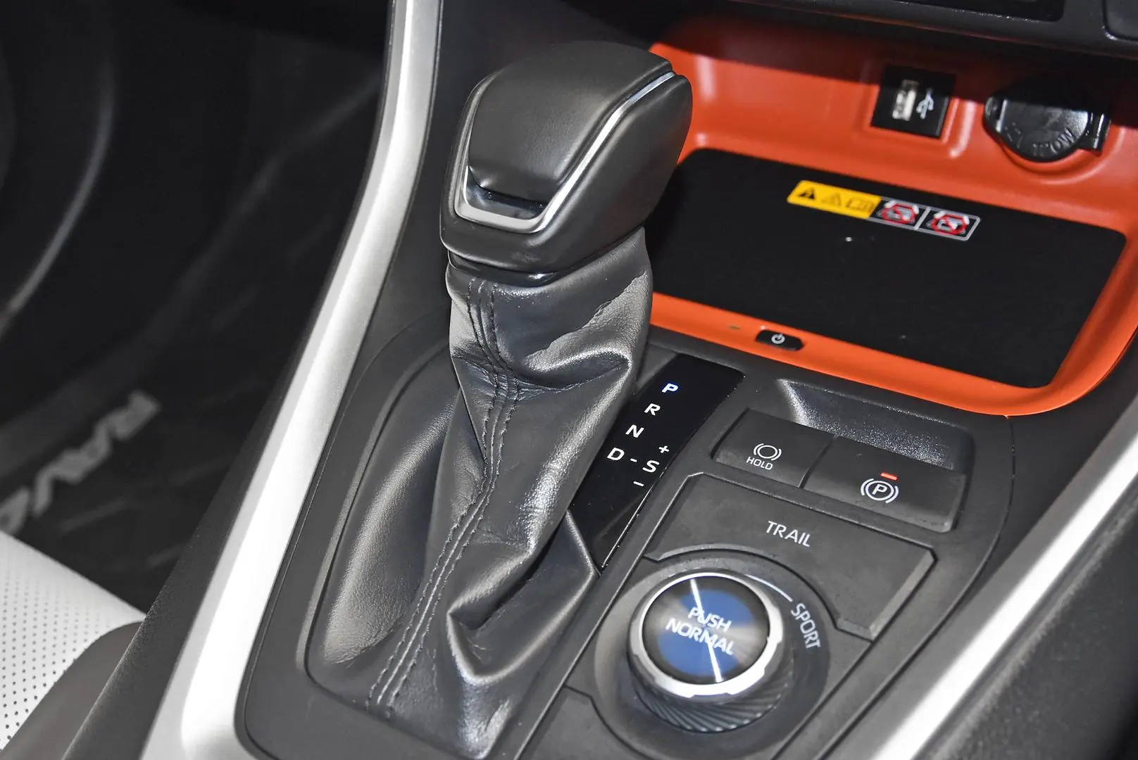 2024 Toyota RAV4 Gallery Image 14