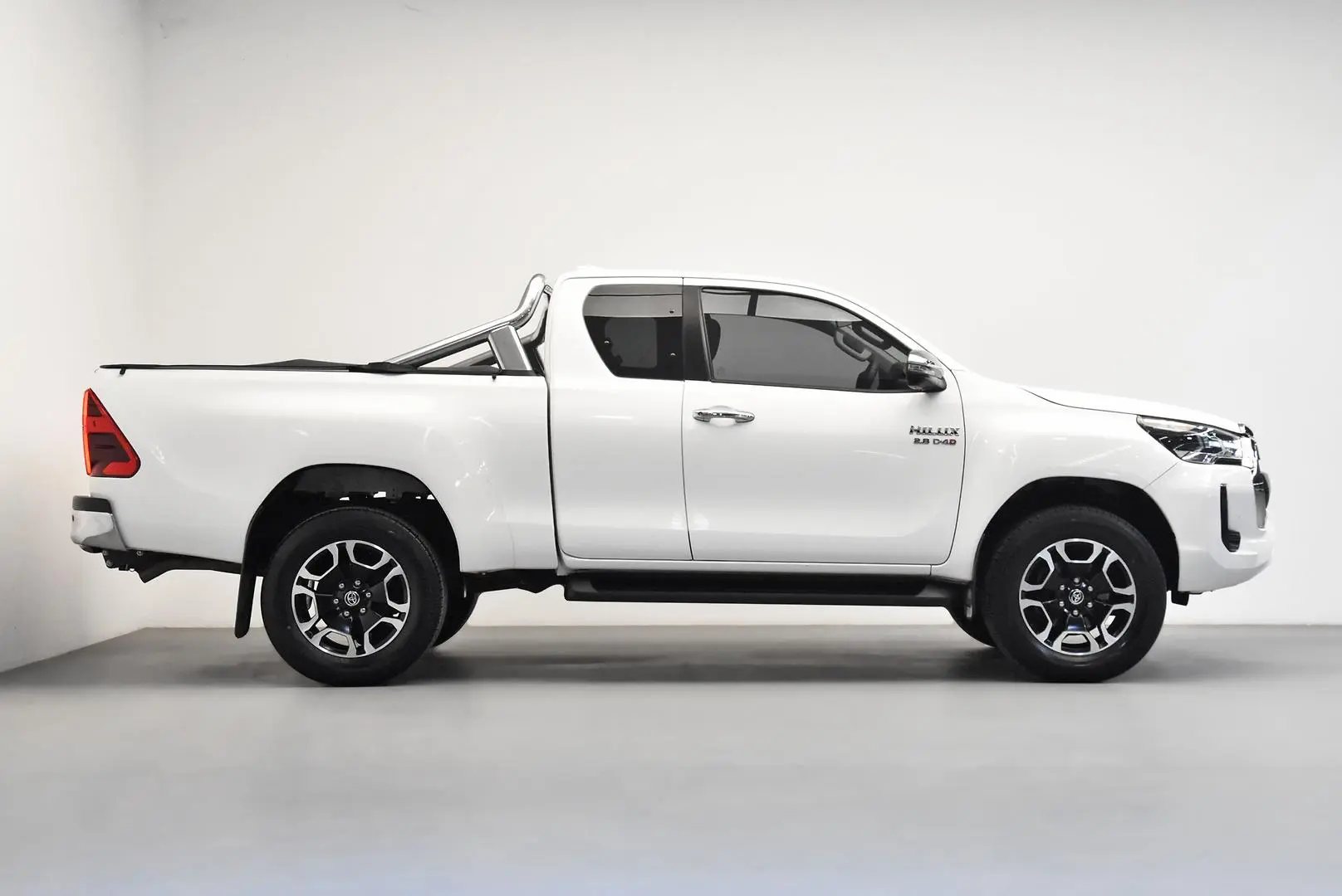 2024 Toyota Hilux Gallery Image 3