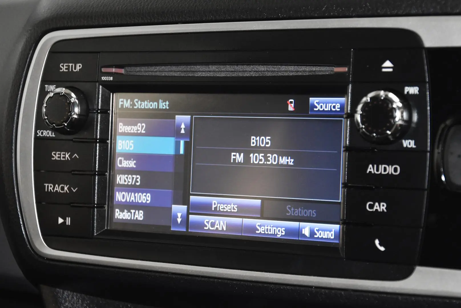 2016 Toyota Yaris Gallery Image 11
