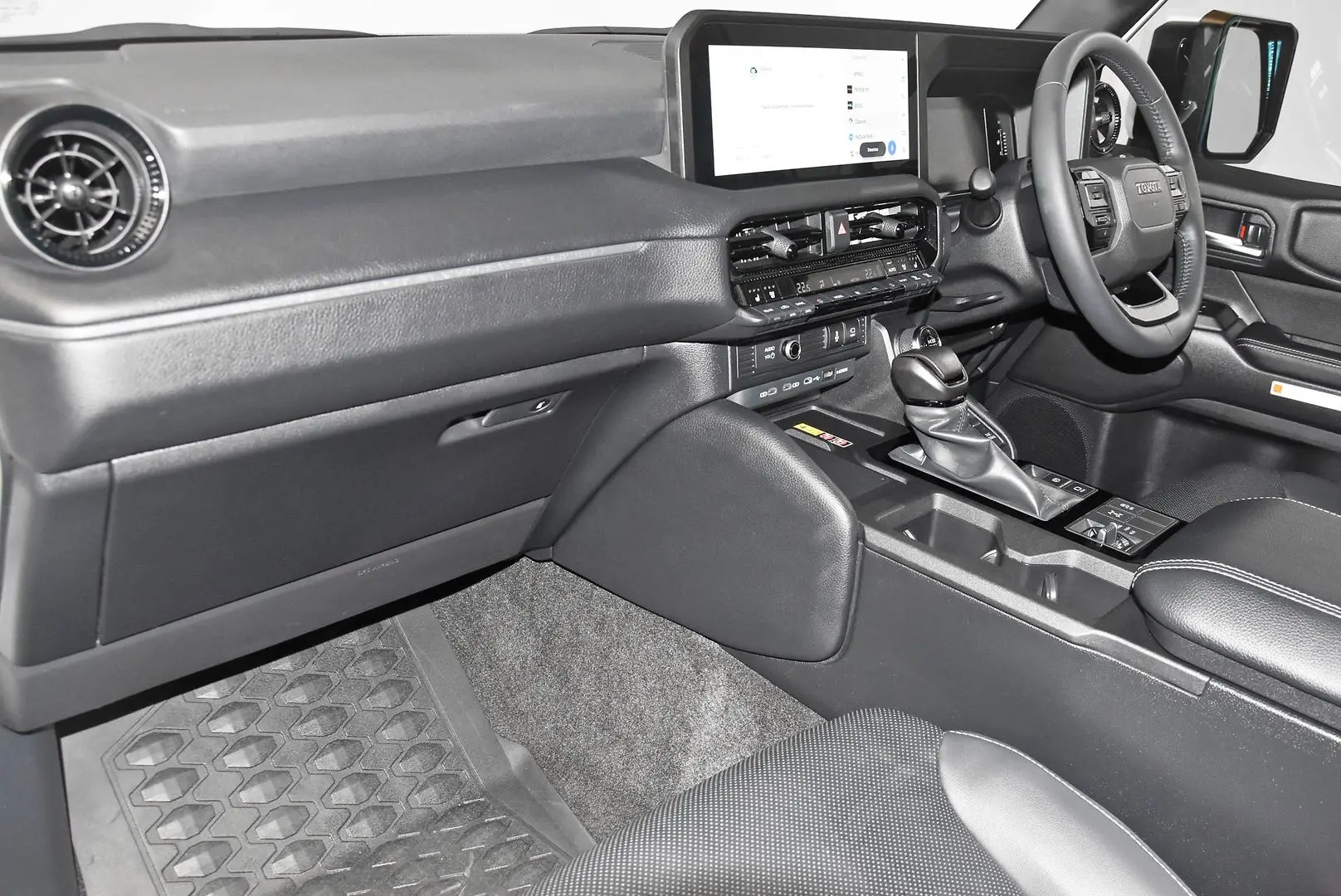 2024 Toyota Landcruiser Prado Gallery Image 17