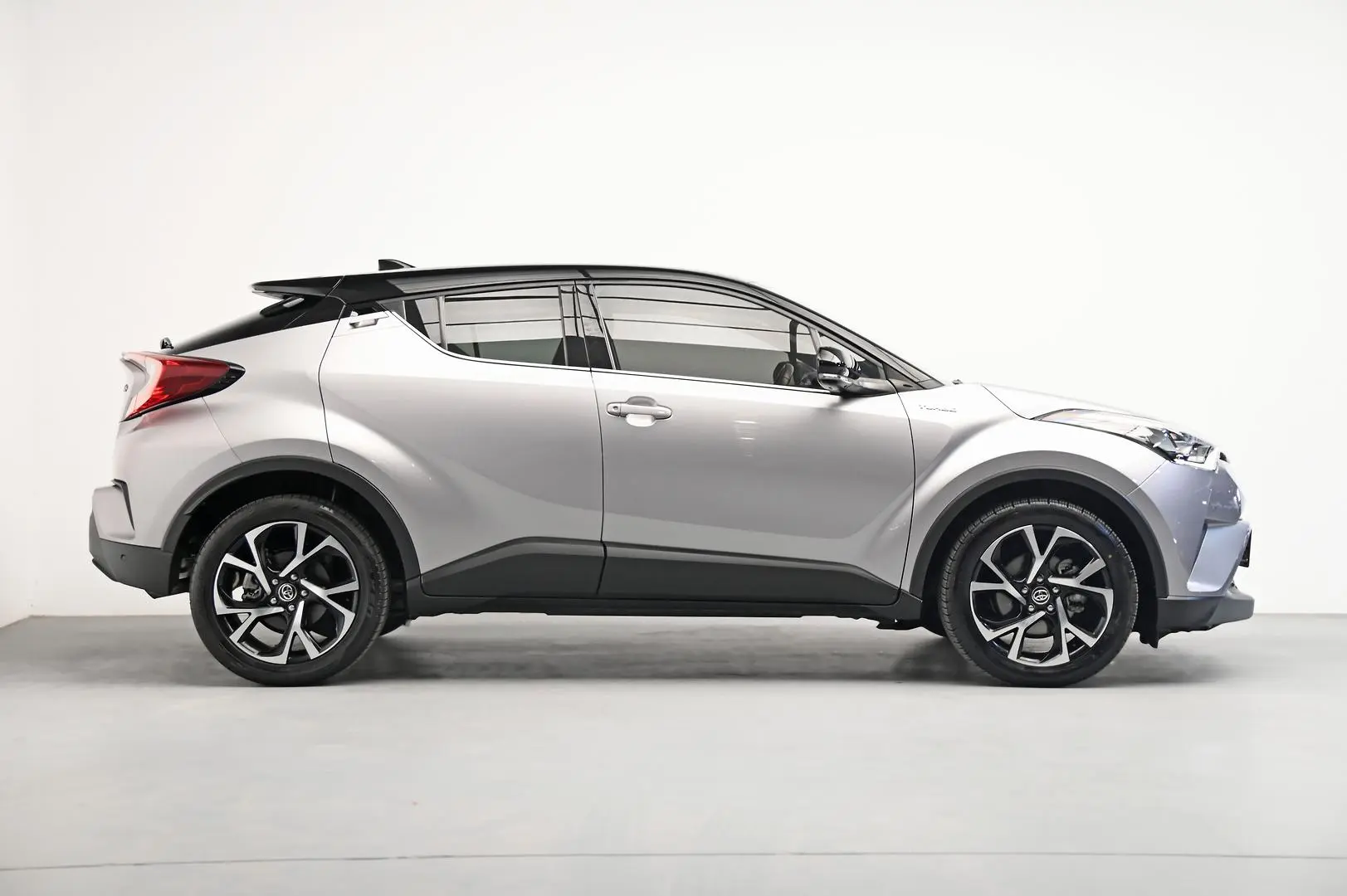 2019 Toyota C-HR Image 3