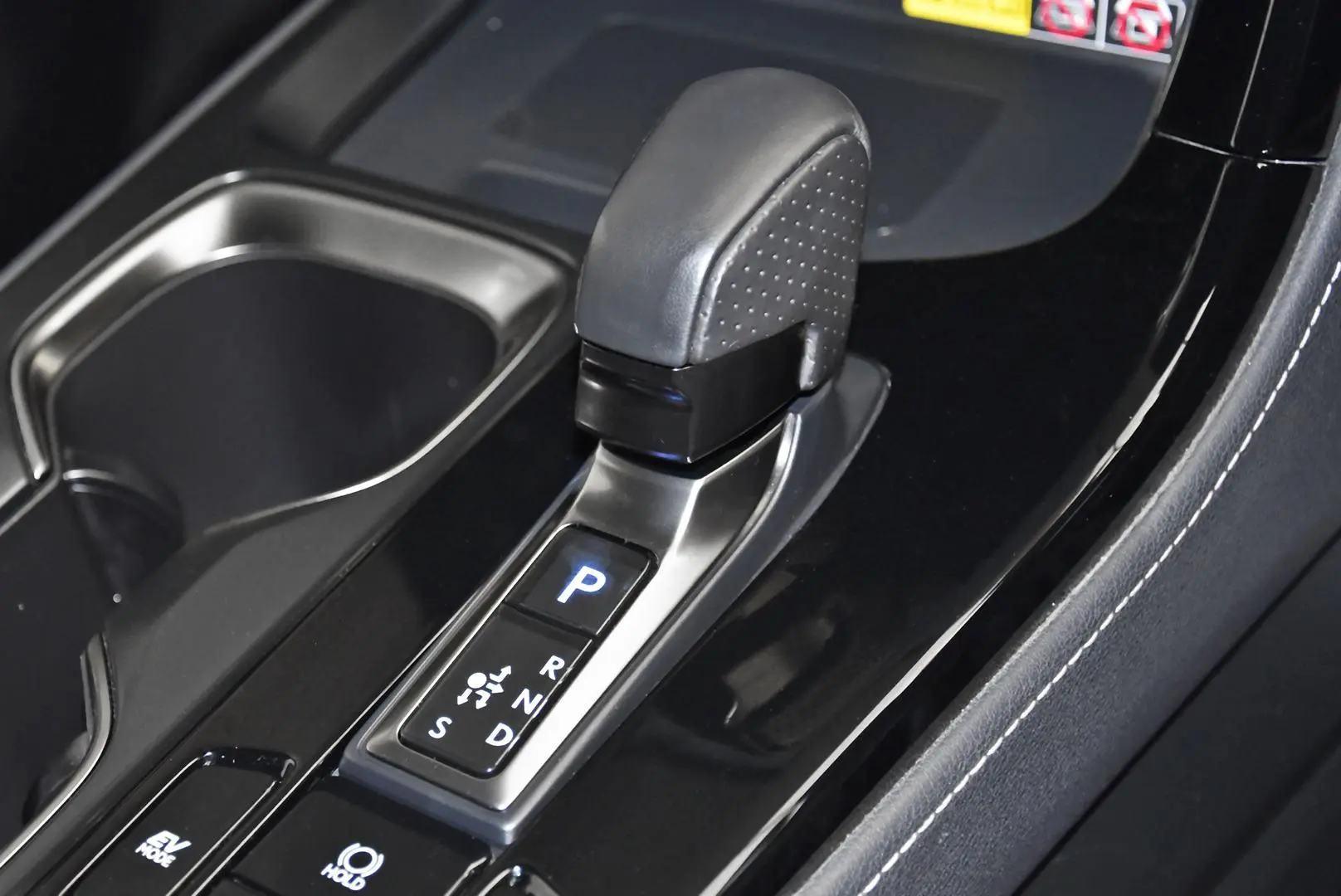 2022 Lexus NX Gallery Image 13