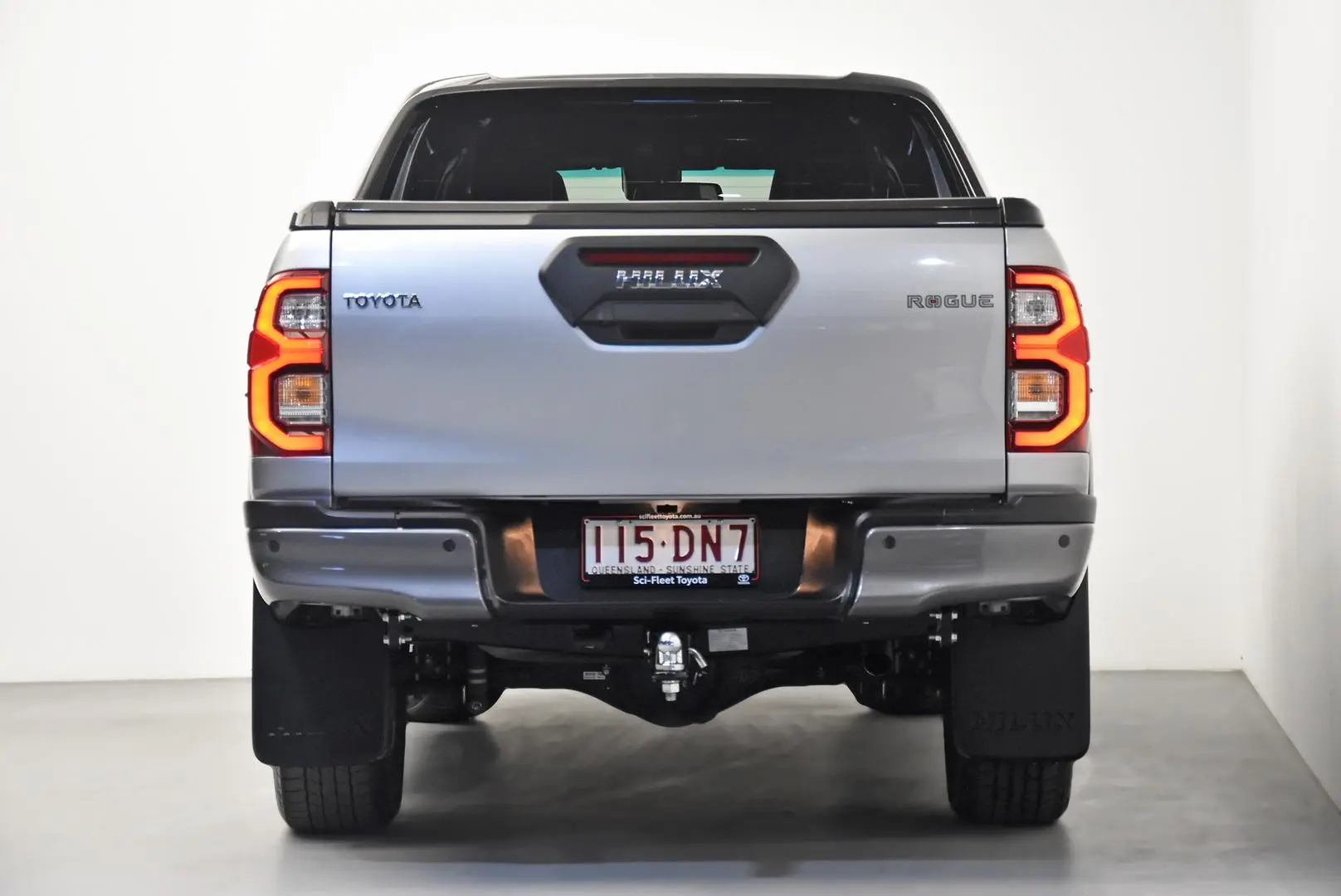 2021 Toyota Hilux Gallery Image 6