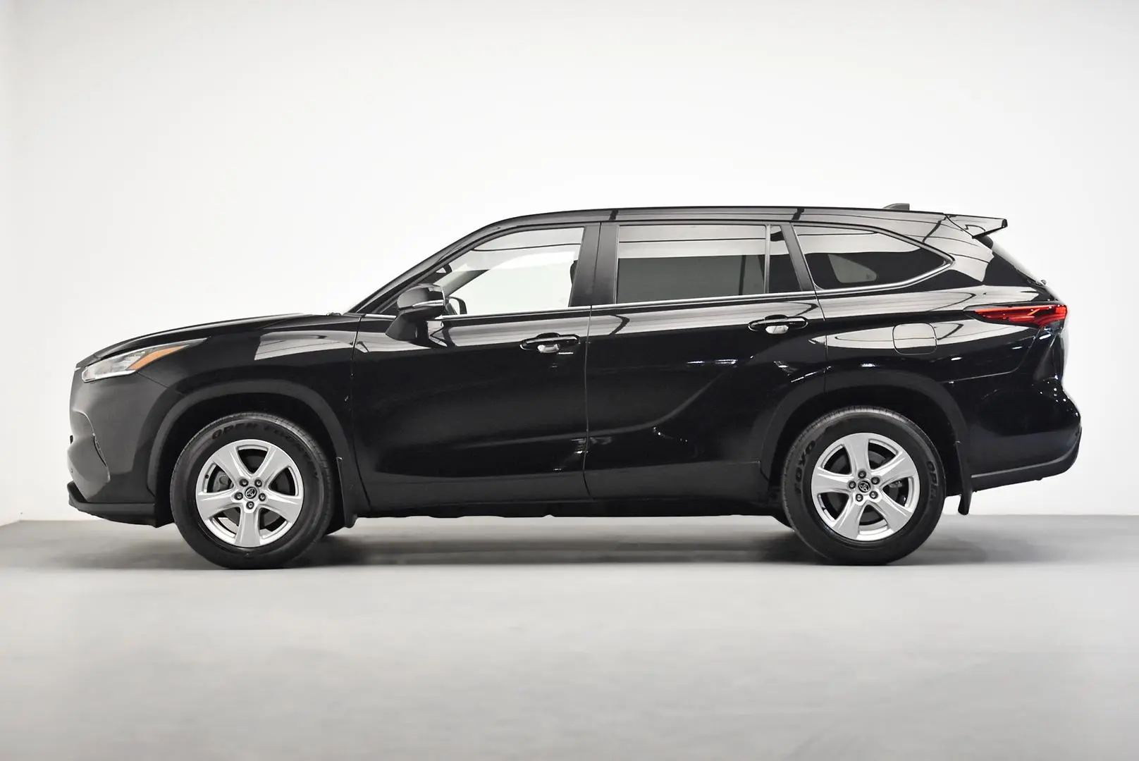 2022 Toyota Kluger Gallery Image 4