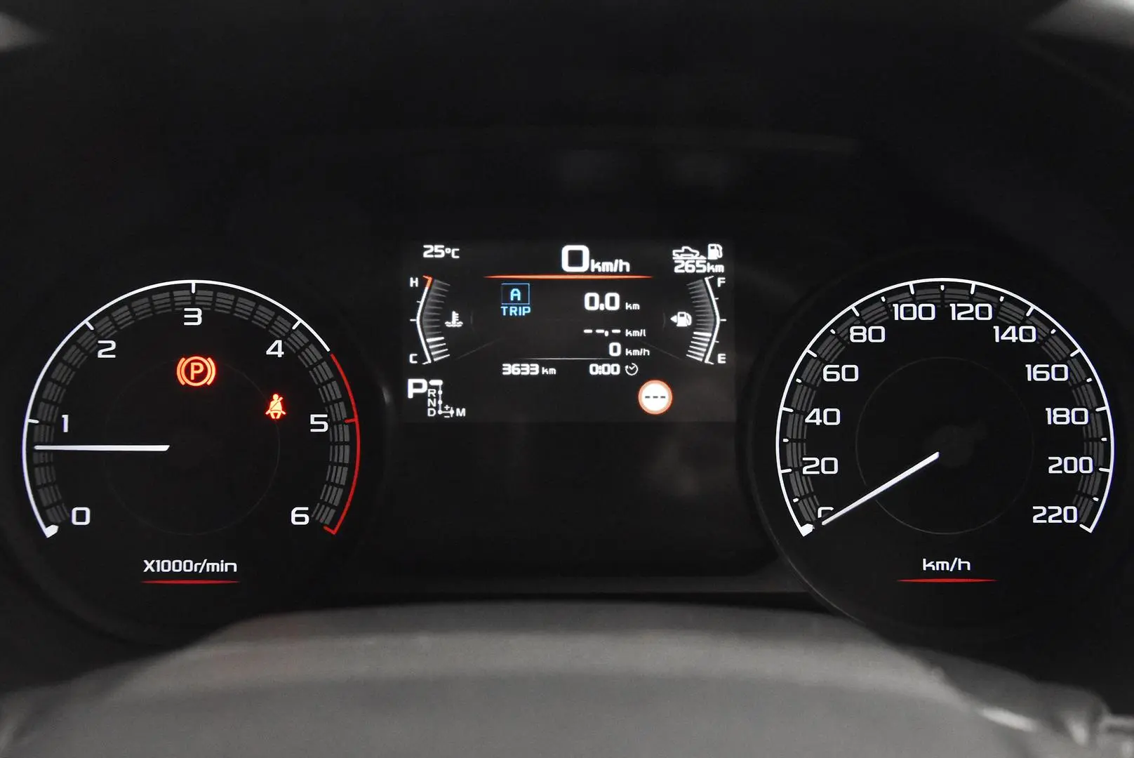 2025 Isuzu D-MAX Gallery Image 9