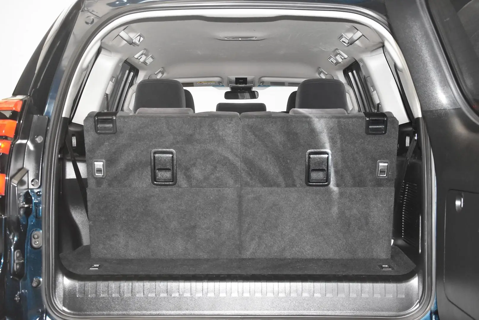 2019 Toyota Landcruiser Prado Gallery Image 20