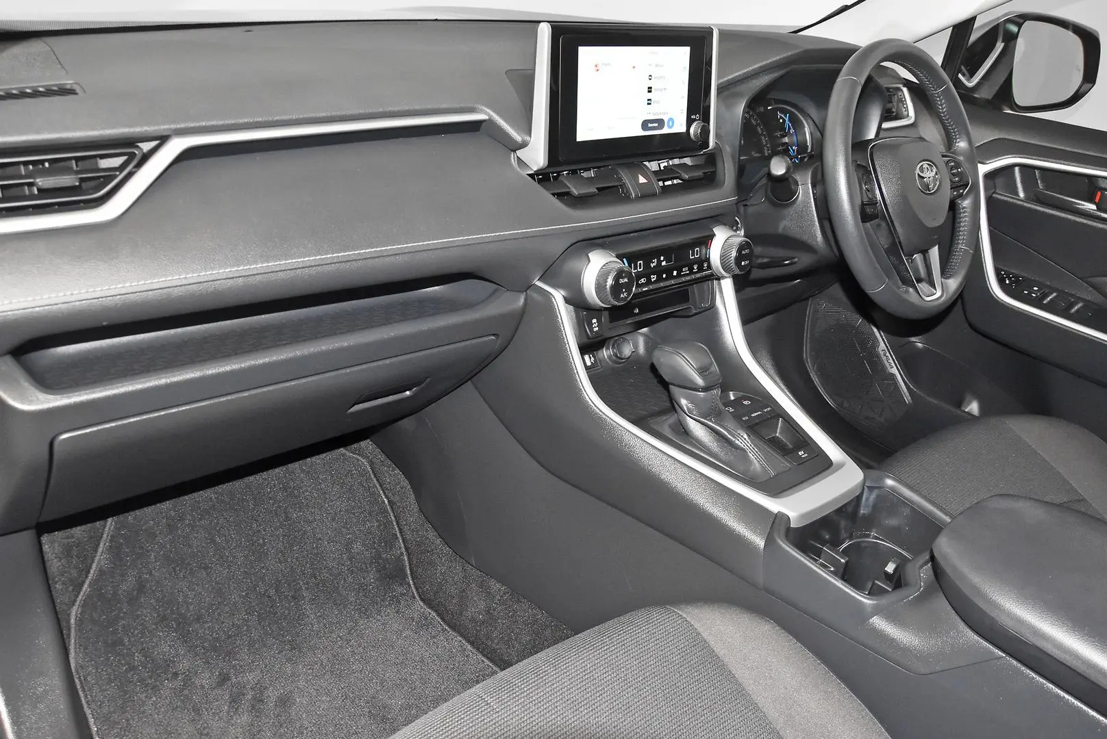 2024 Toyota RAV4 Gallery Image 17