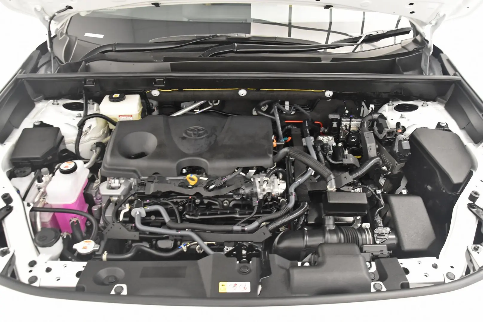 2025 Toyota RAV4 Gallery Image 24