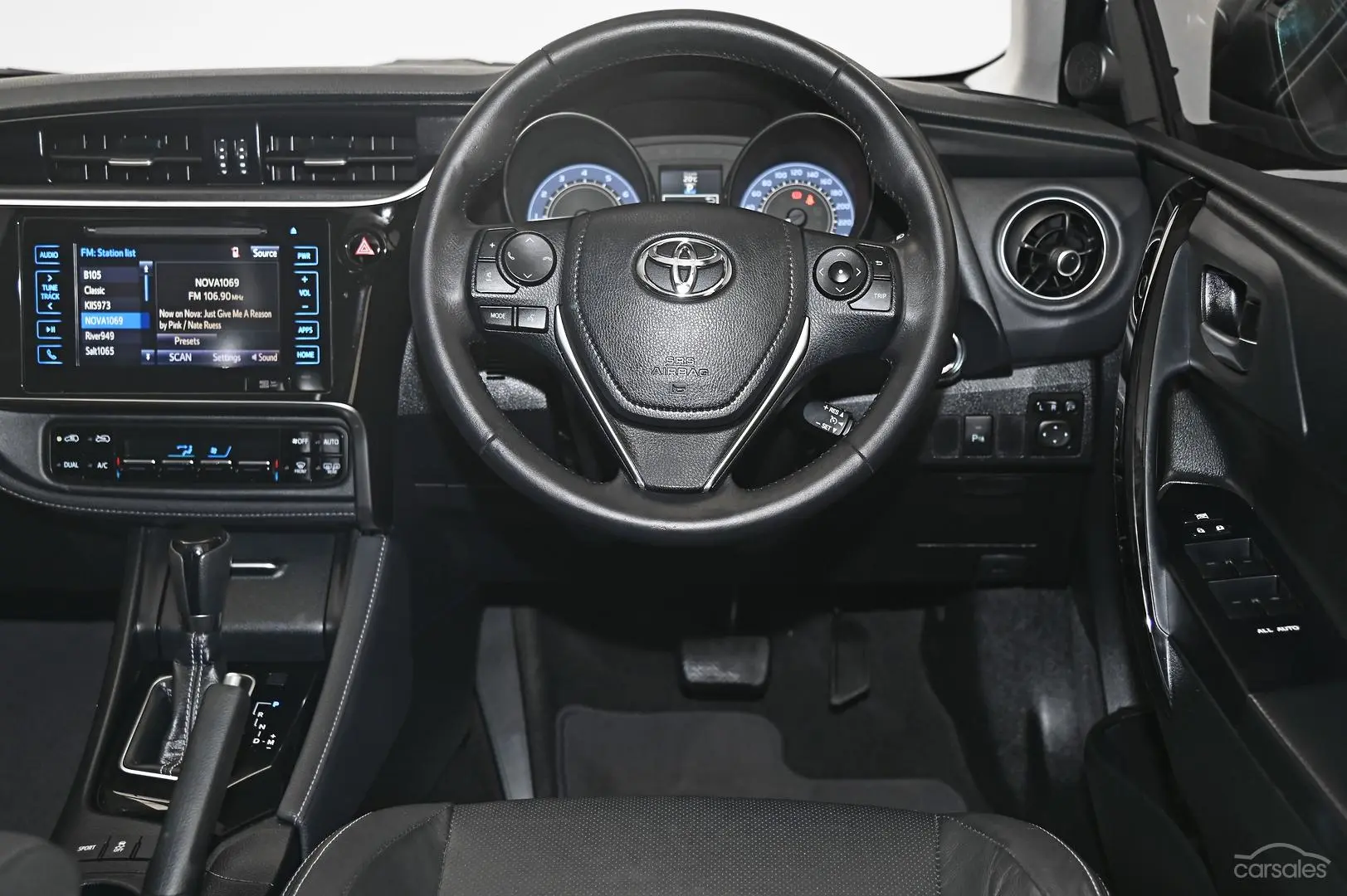 2016 Toyota Corolla Image 14