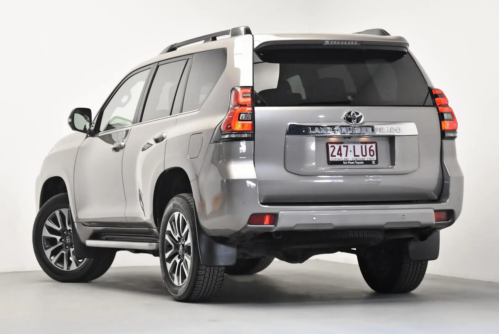 2023 Toyota Landcruiser Prado Gallery Image 5