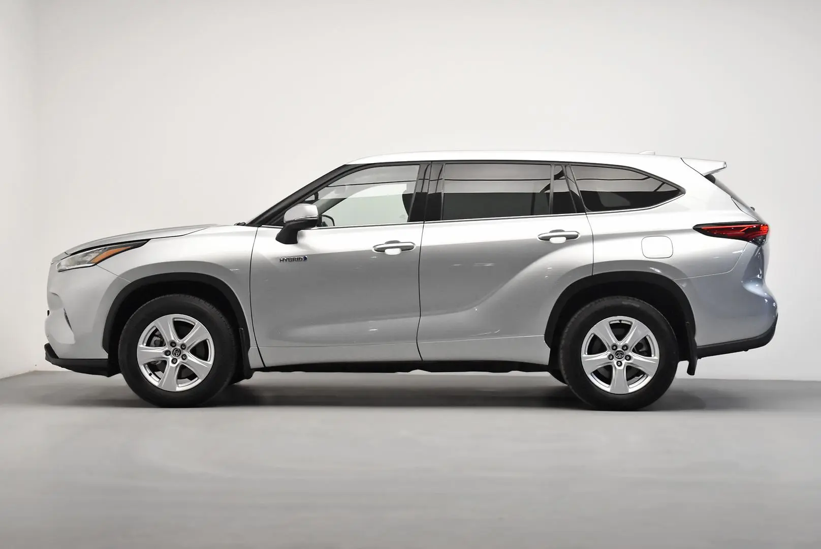 2021 Toyota Kluger Gallery Image 4