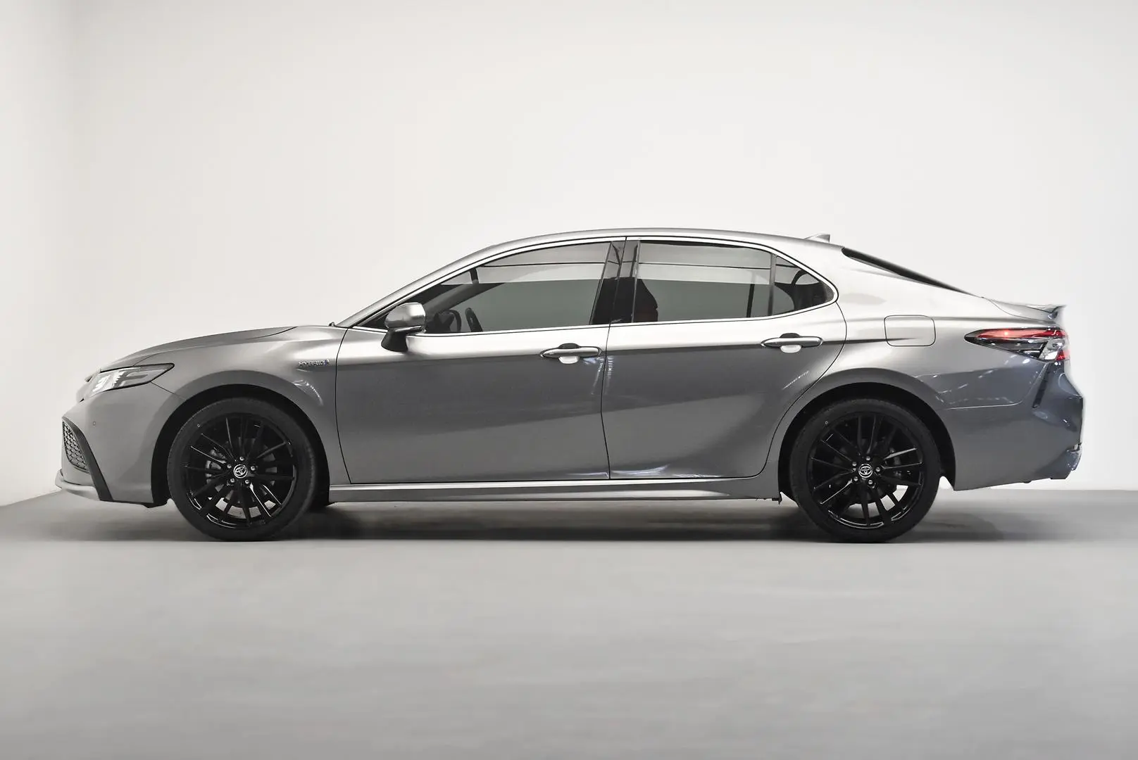 2021 Toyota Camry Gallery Image 4