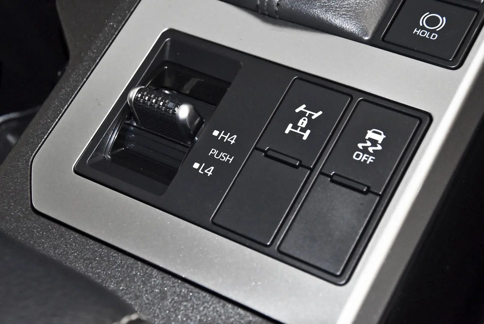 2024 Toyota Landcruiser Prado Gallery Image 15