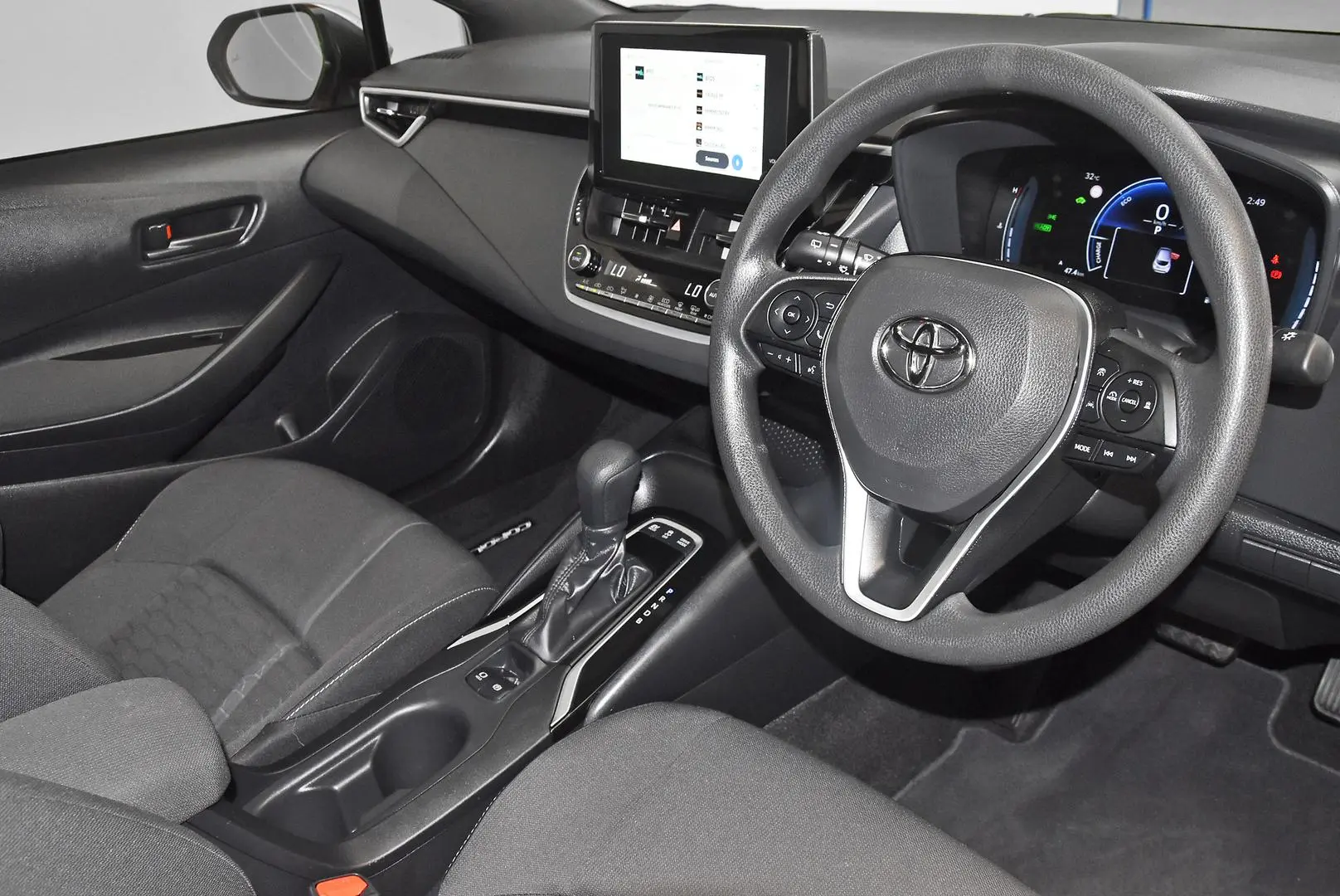 2025 Toyota Corolla Gallery Image 9