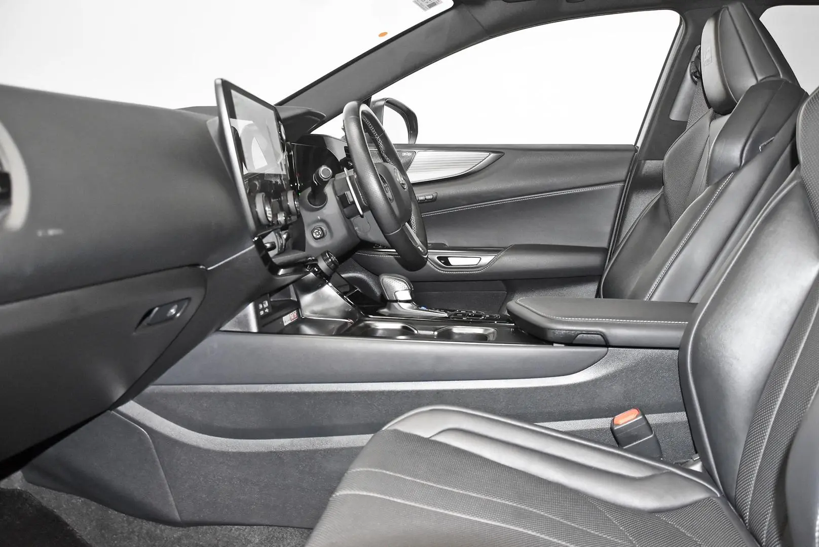 2022 Lexus NX Gallery Image 17